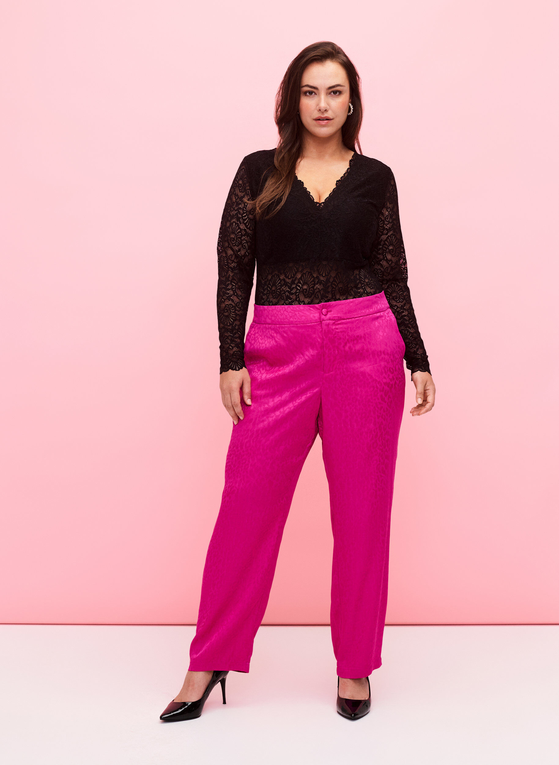 ZizziLang&auml;rmeliger Spitzen-Bodystocking mit V-Ausschnitt, Black, Model image number 2