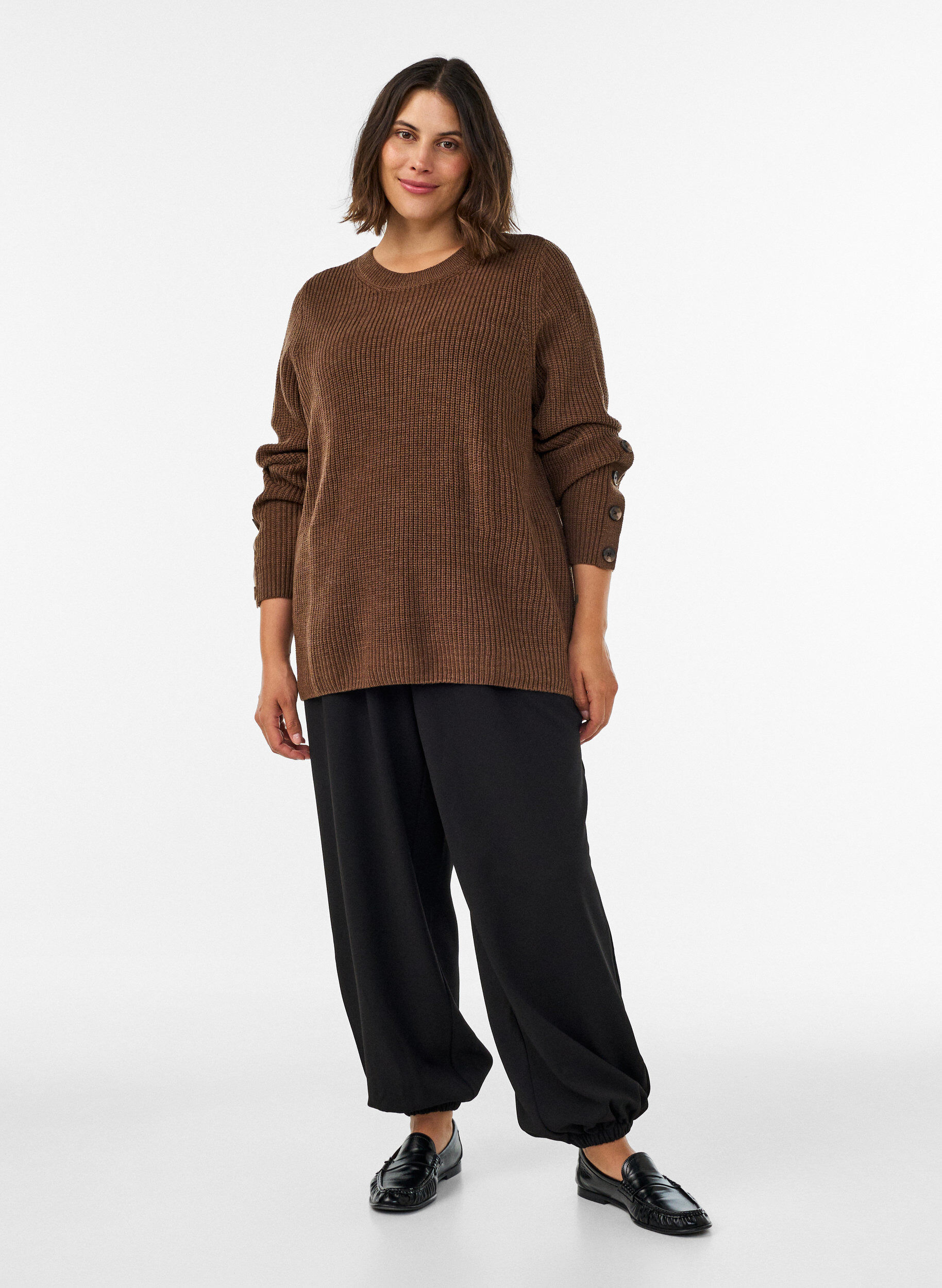 ZizziStrickbluse mit Rippstruktur und Knopfdetails, Braun, Model image number 1