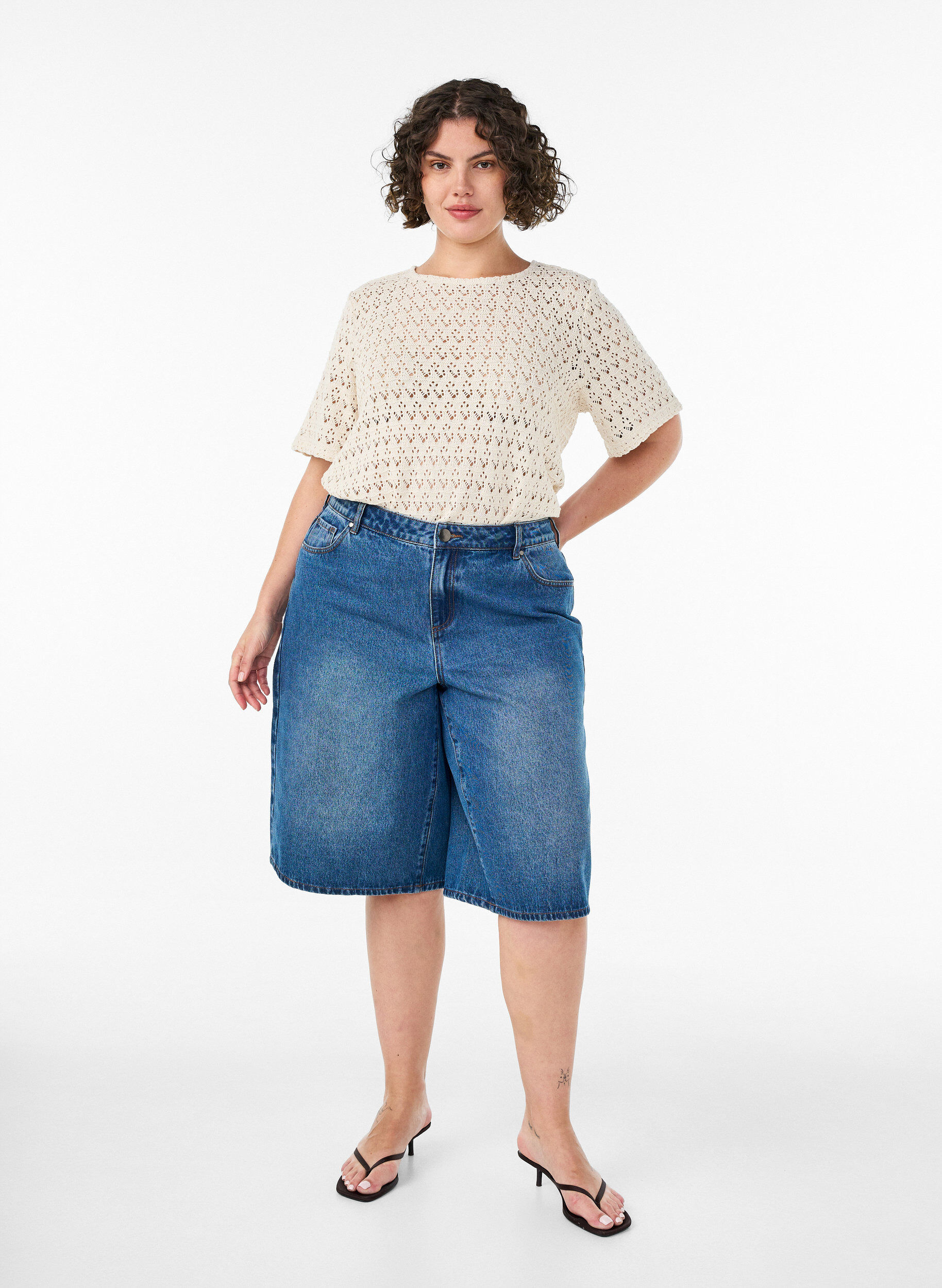 ZizziKurz&auml;rmelige Bluse mit Lochstickerei, Beige, Model image number 1