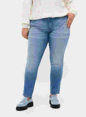Emily Jeans mit Slim Fit und normaler Taillenhöhe, Blue denim, Model image number 2