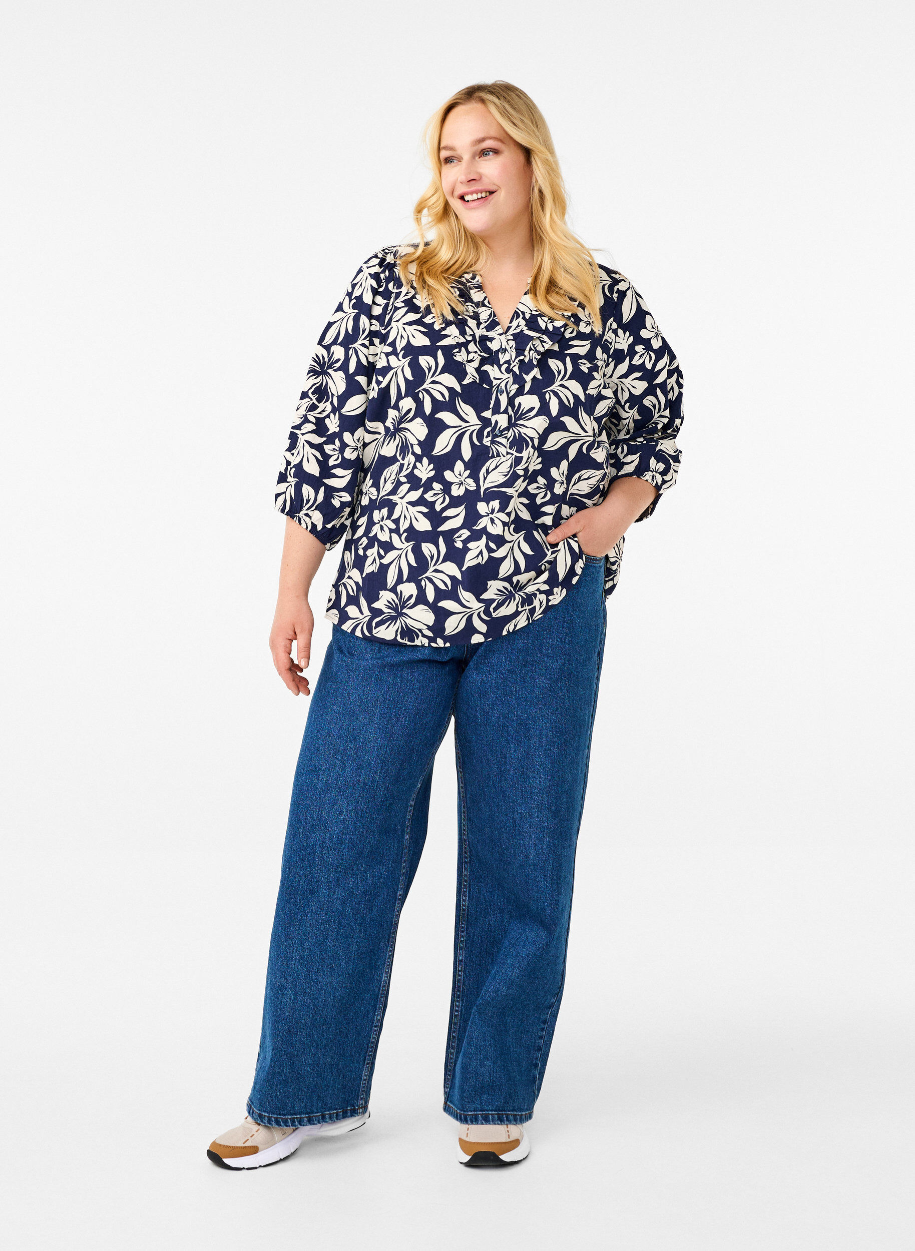 ZizziBaumwollbluse mit 3/4-&Auml;rmeln und Print, Naval Academy Flower, Model image number 2