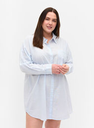 Gestreiftes Schlafshirt aus Baumwolle, White w. Blue Stripe, Model