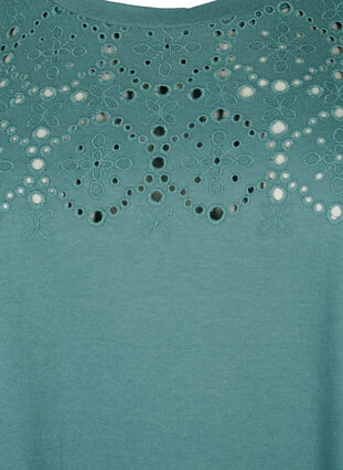 Lockeres T-Shirt mit Broderie anglaise, Sea Pine, Packshot image number 2
