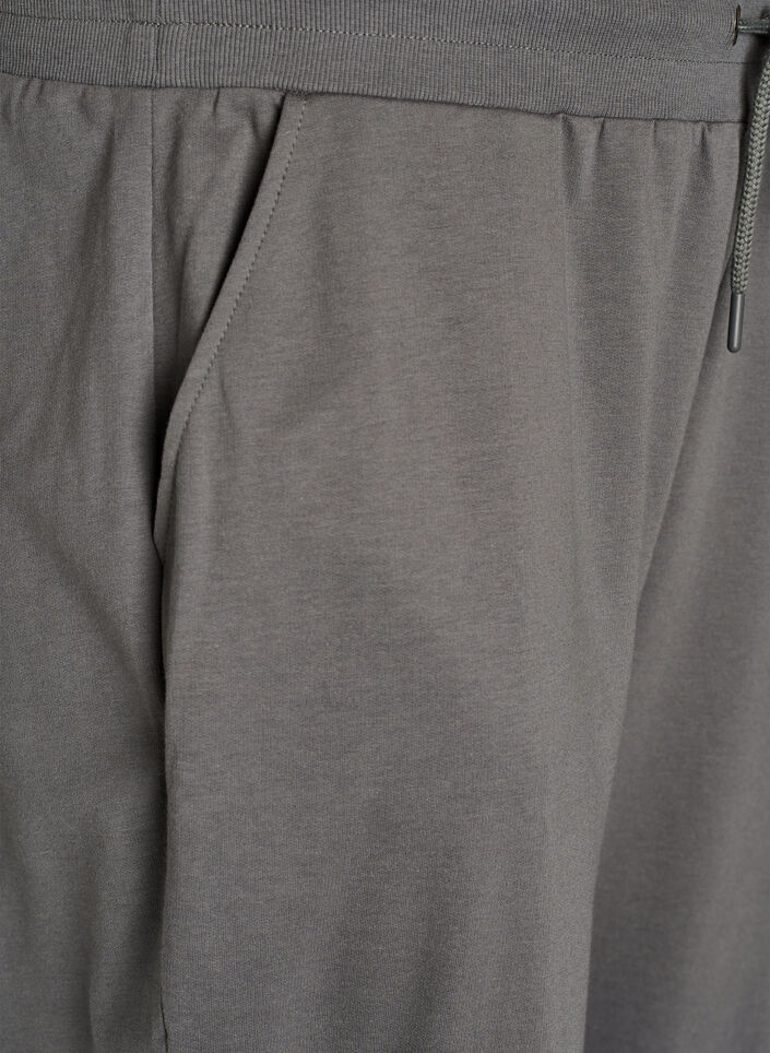 Lockere Trainingshose mit Taschen, Grau, Packshot image number 2