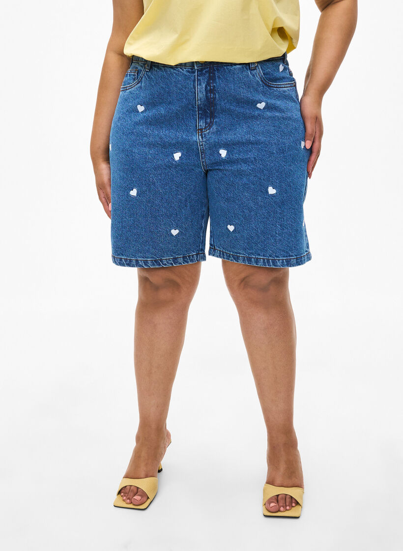 Denim-Shorts mit hoher Taille und mit Herzen bestickt, Blau, Model image number 3