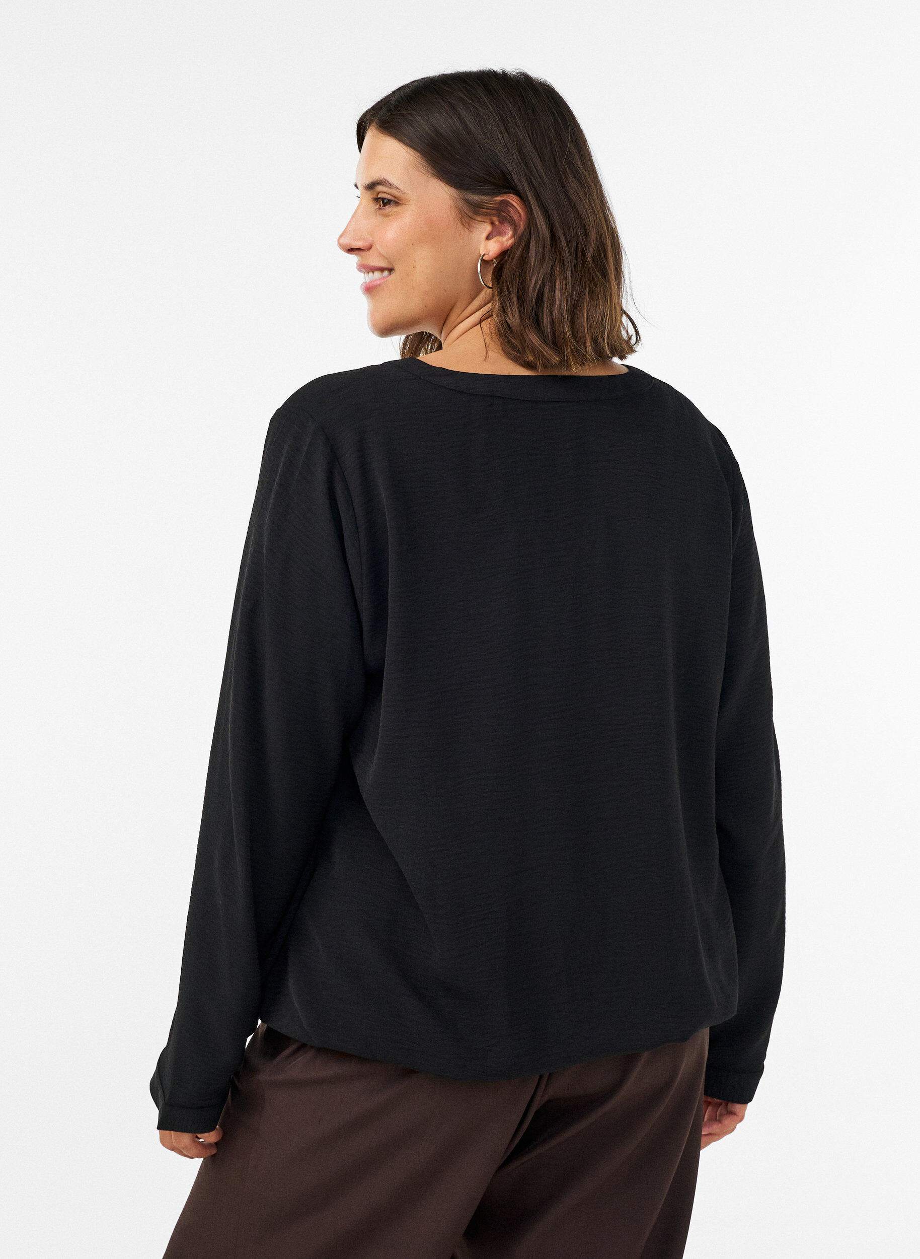 ZizziBluse in Ballon-Silhouette mit V-Ausschnitt, Schwarz, Model image number 2