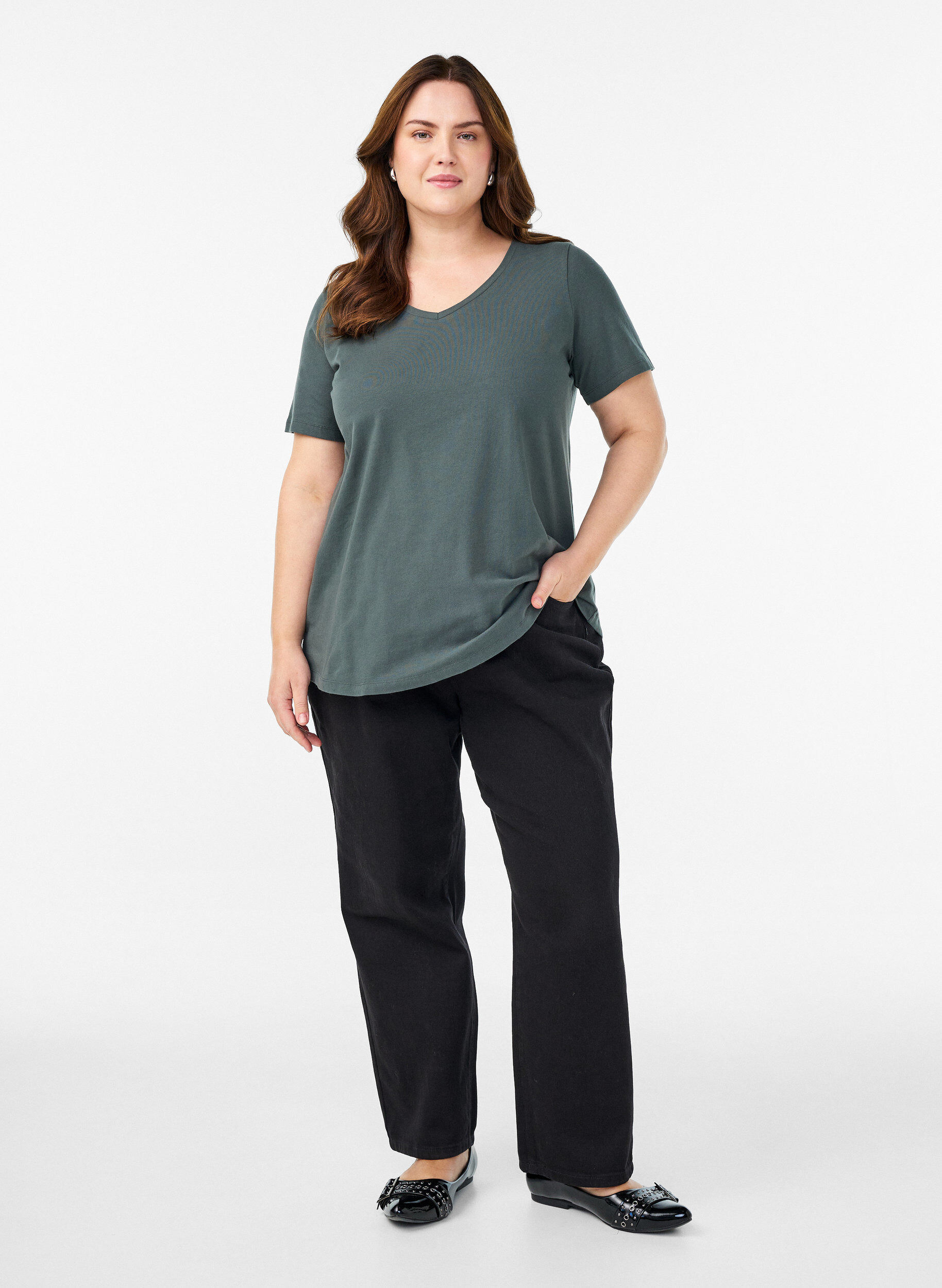 ZizziEinfarbiges Basic-T-Shirt aus Baumwolle, Gr&uuml;n, Model image number 1