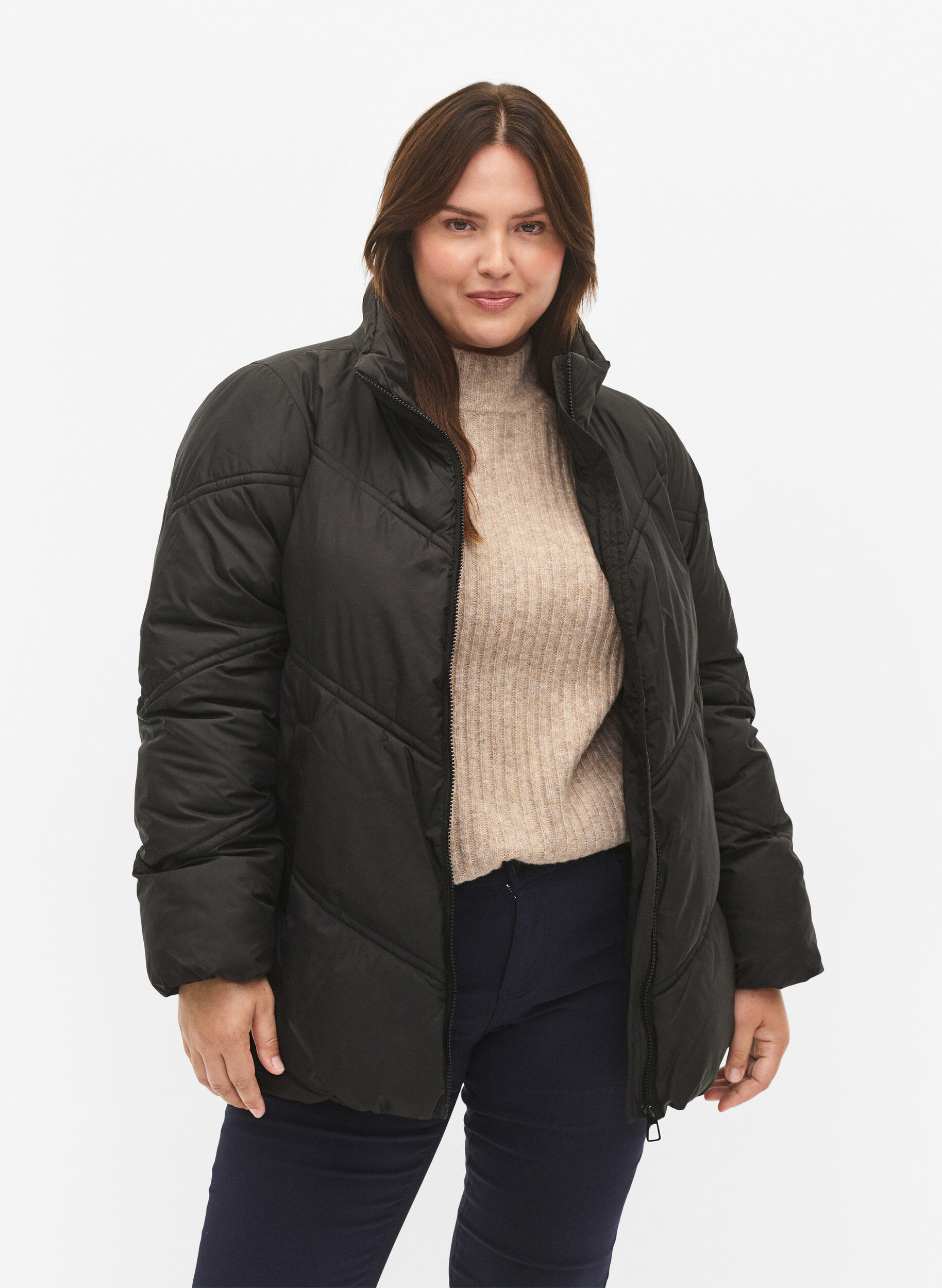ZizziKurze Puffer-Winterjacke mit Taschen, Black, Model image number 0