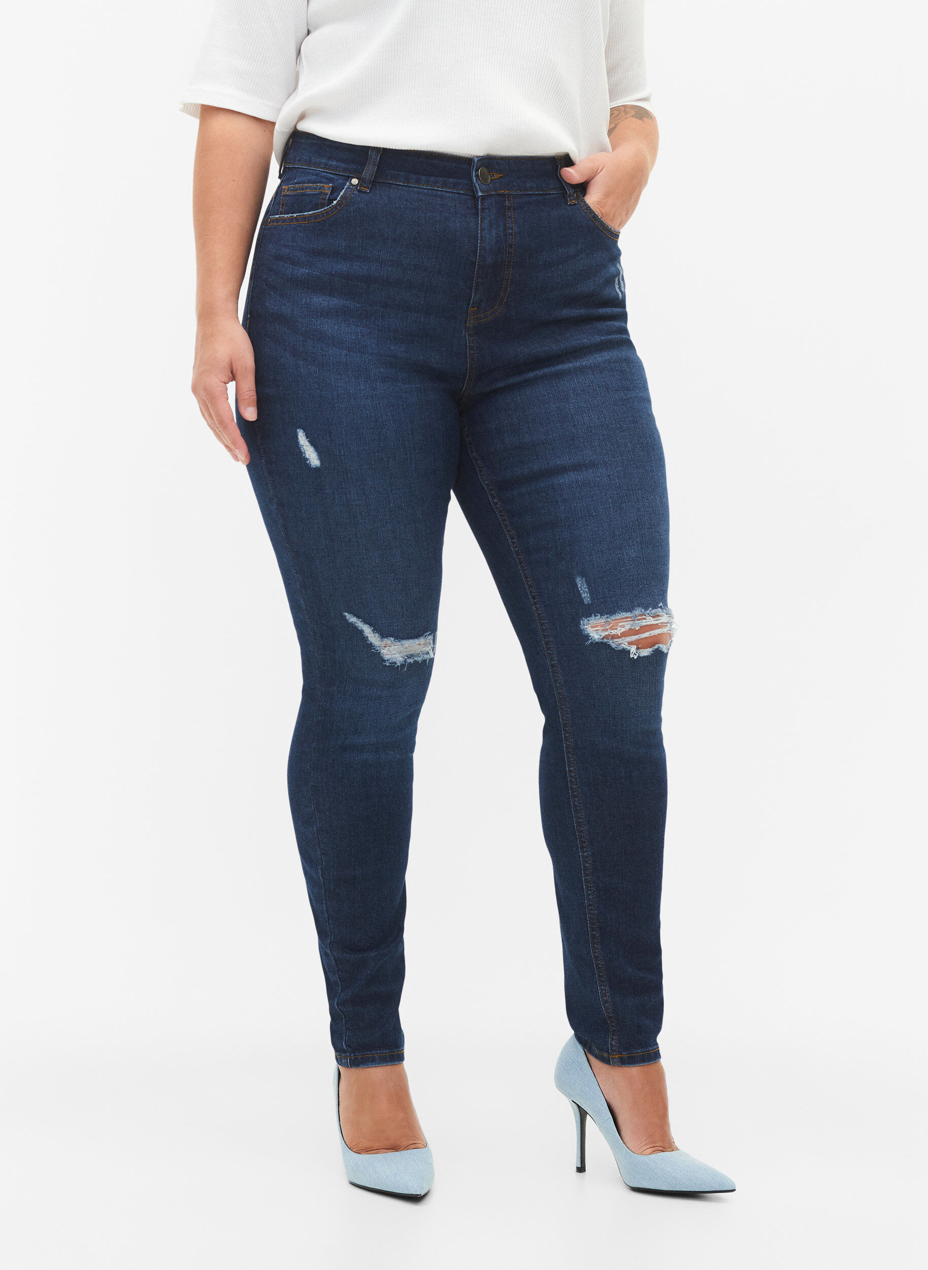 ZizziSuper schlanke Amy Jeans mit Zerst&ouml;rung und hoher Taille, Dark blue, Model image number 2