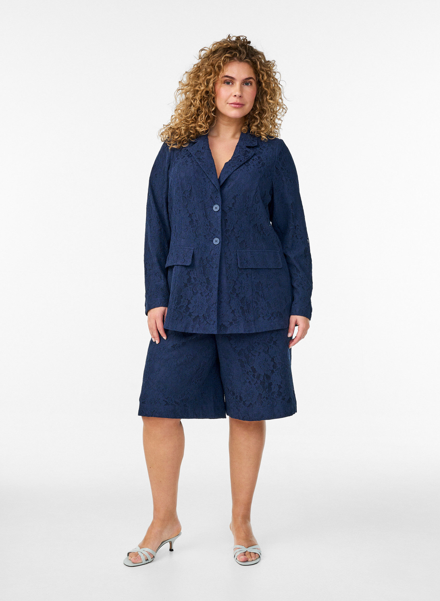 ZizziSpitzenblazer mit Knopfverschluss, Blau, Model image number 1