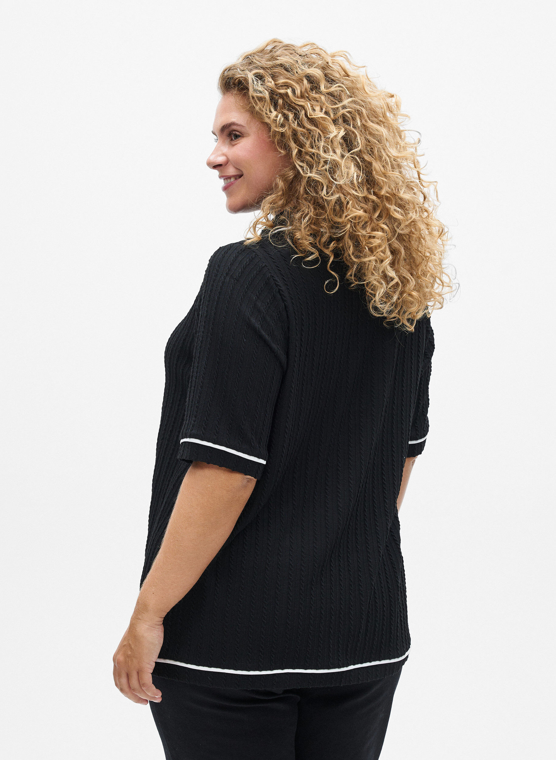 ZizziPoloshirt aus texturiertem Jersey mit Kontrastborten, Schwarz, Model image number 2