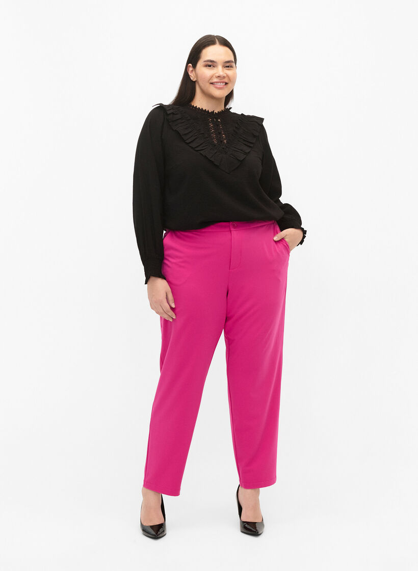  Viskosebluse mit Rüschen und Stickereien, Black, Model image number 2