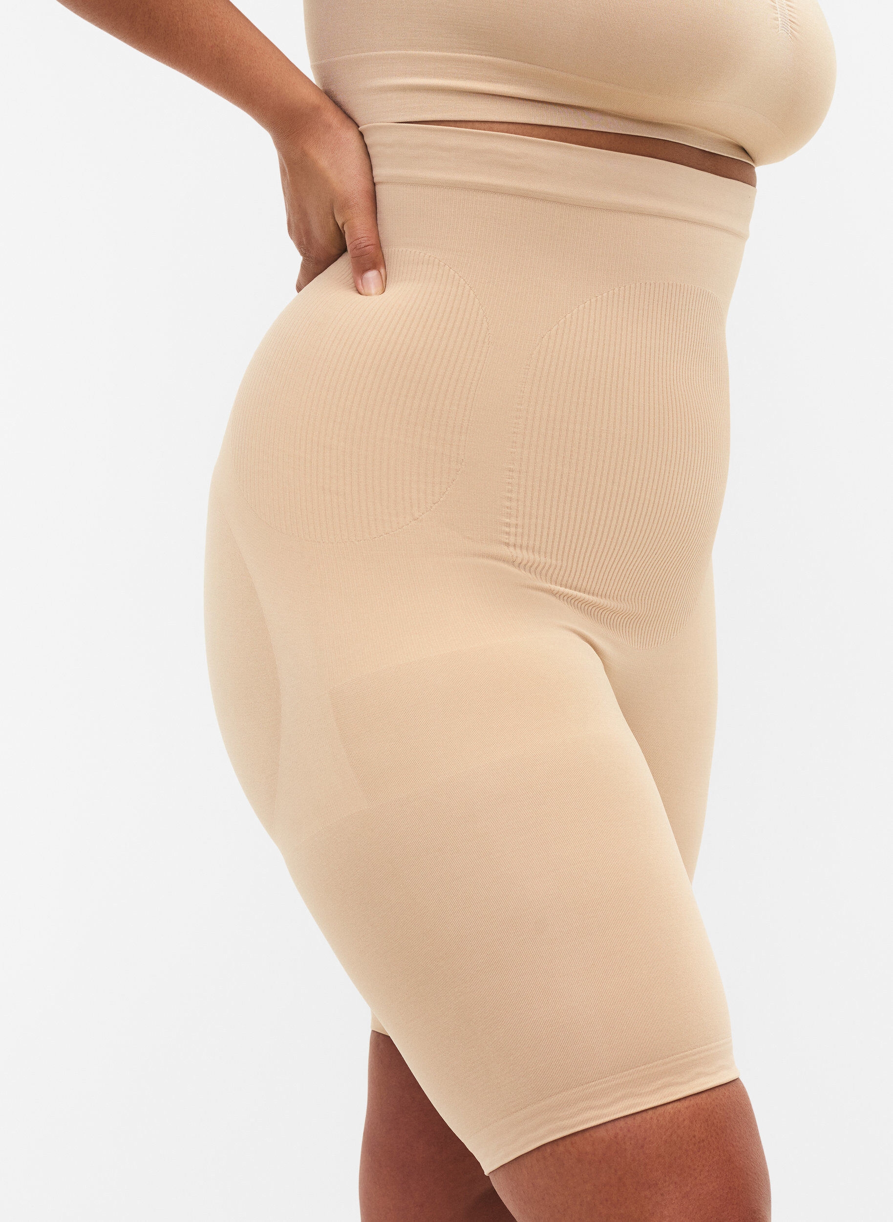 ZizziHochtaillierte Shapewear Shorts, Beige, Model image number 3