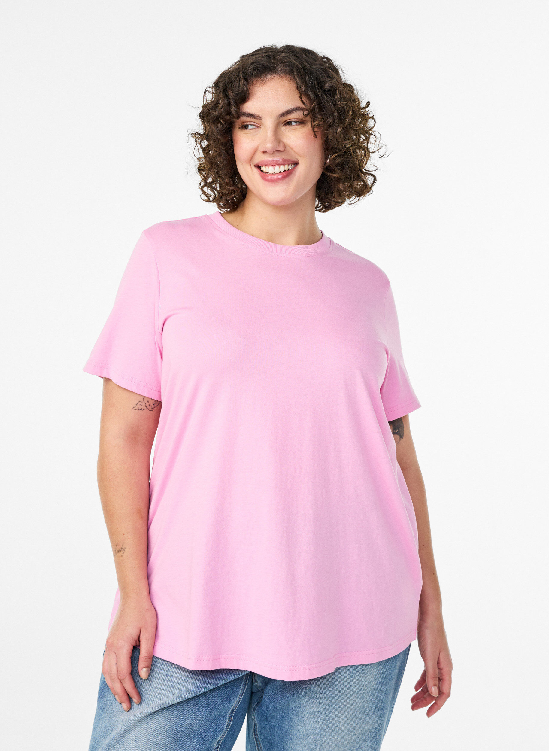 Basic-T-Shirt aus Baumwolle mit Rundhalsausschnitt, Pink, Model