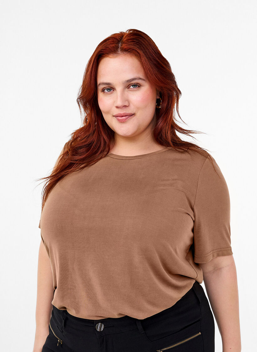 T-Shirt aus TENCEL™ Modal mit Rundhalsausschnitt, Braun, Model image number 0