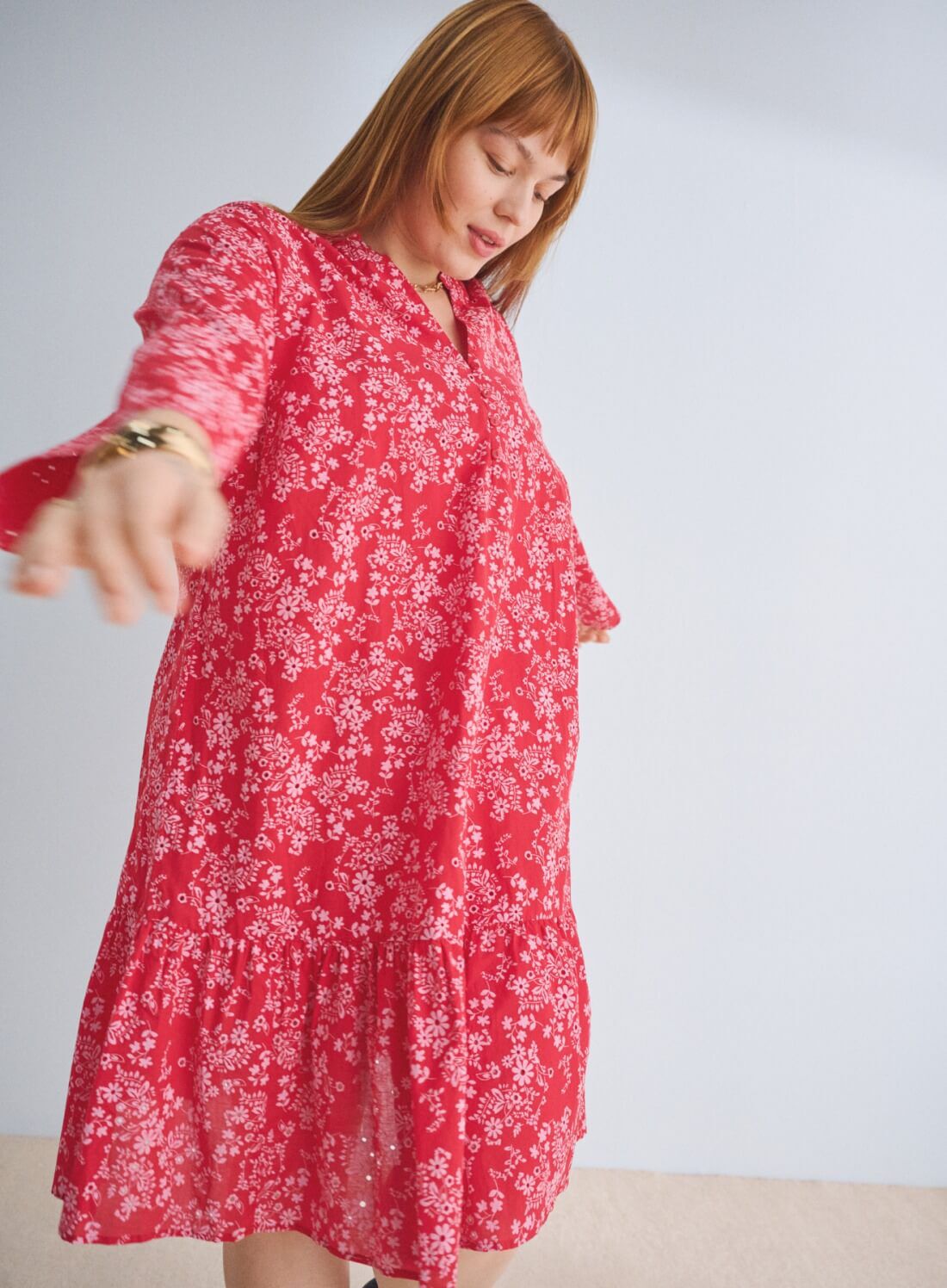 ZizziKleid in Rot mit Blumen, , Model