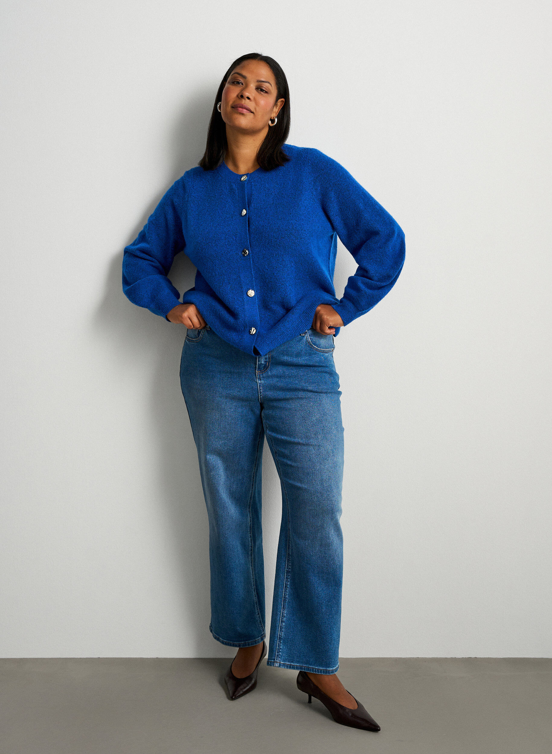 ZizziStrickjacke aus weichem Strick mit goldfarbenen Kn&ouml;pfen, T&uuml;rkis, Model image number 1