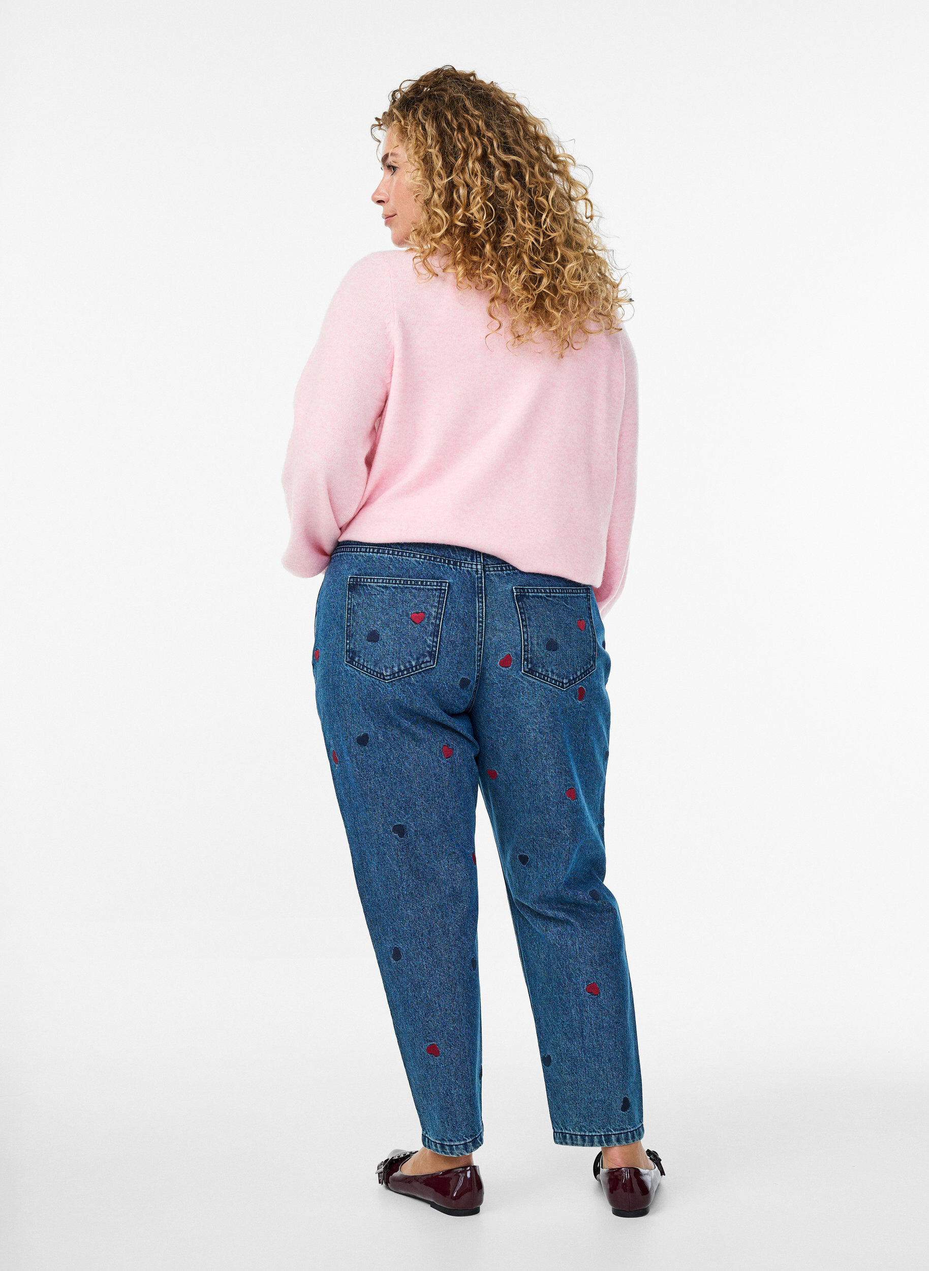 ZizziMille Mom Fit Jeans mit Stickerei, Blau, Model image number 1