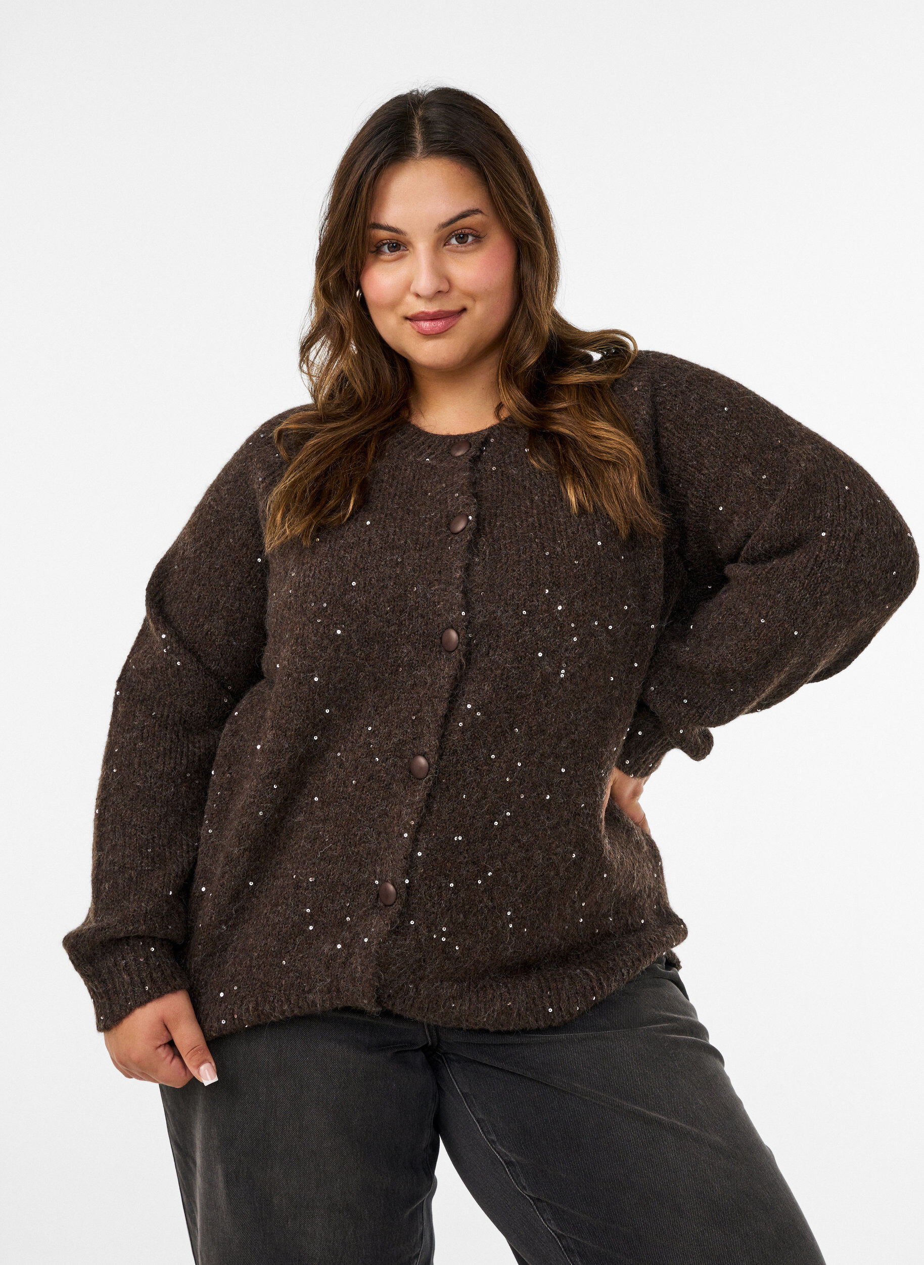 Cardigan mit Pailletten und Kn&ouml;pfen, Braun, Model