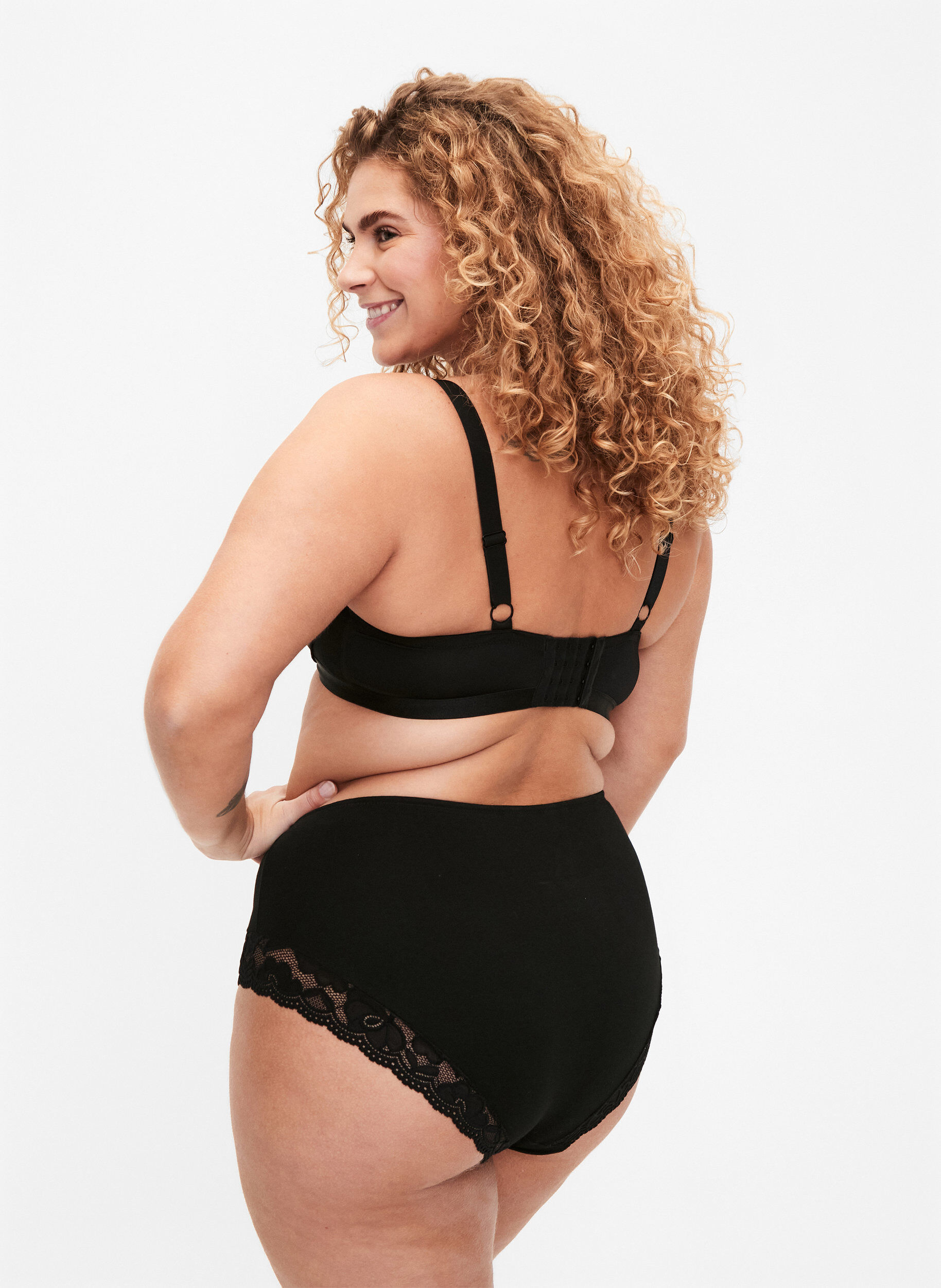 Zizzi3er Pack Hipster-Panties mit Spitzenb&uuml;ndchen, Schwarz, Model image number 2