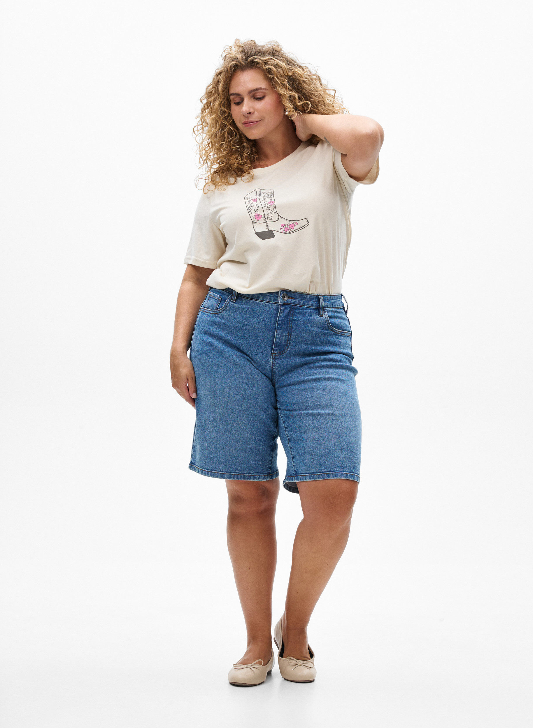 ZizziFLASH - T-Shirt mit Print, Vanille, Model image number 1