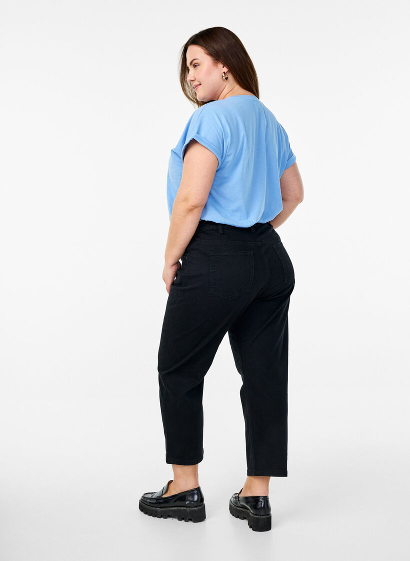 Gek&uuml;rzte Vera Jeans mit geradem Bein, Schwarz, Model image number 1