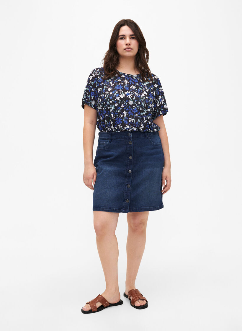 FLASH – T-Shirt mit Blumendruck, Black Blue Green AOP, Model image number 2