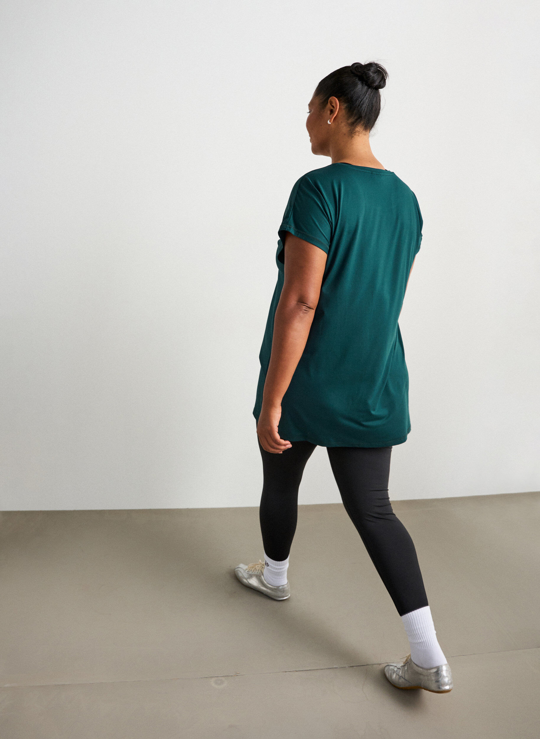 ZizziLanges Trainingsshirt, Gr&uuml;n, Model image number 2