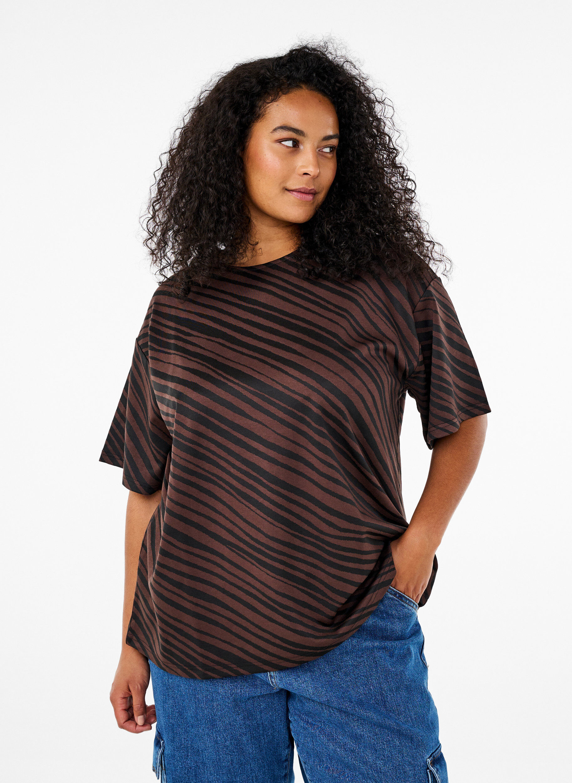 Oversize-Bluse mit Muster, Braun, Model