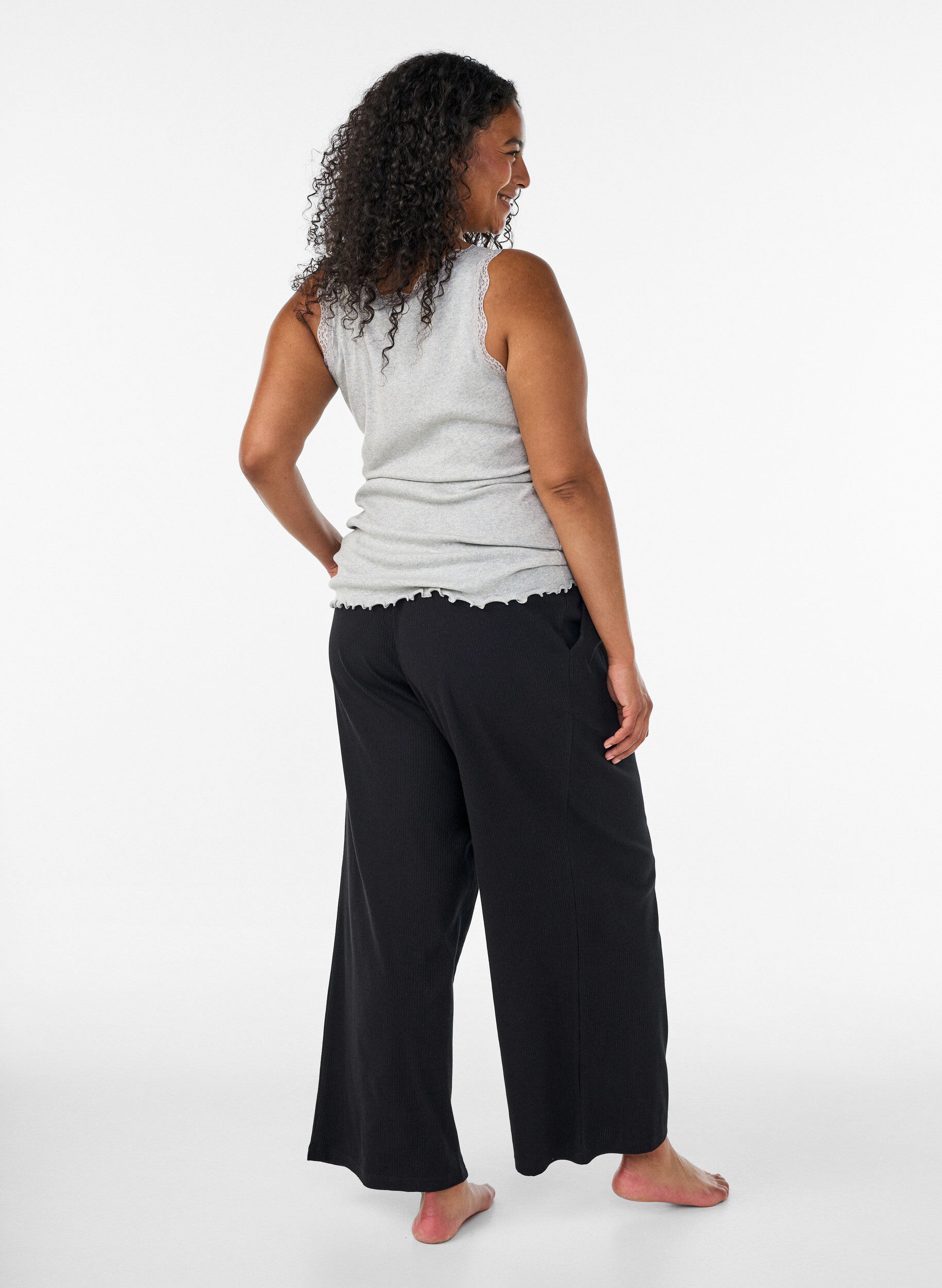 ZizziGeripptes Top mit Spitzen, Grau, Model image number 2
