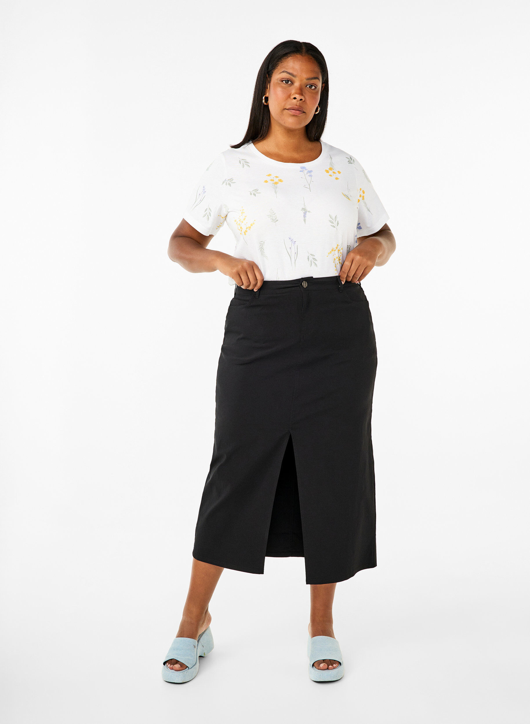 ZizziT-Shirt aus Bio-Baumwolle mit Blumendruck, Bright W. AOP, Model image number 2