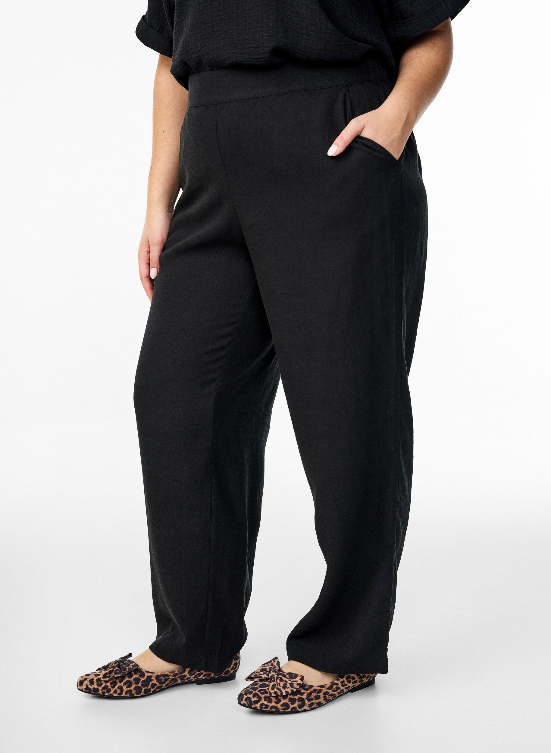 ZizziLockere Hose aus Leinen und Viskose, Schwarz, Model image number 2