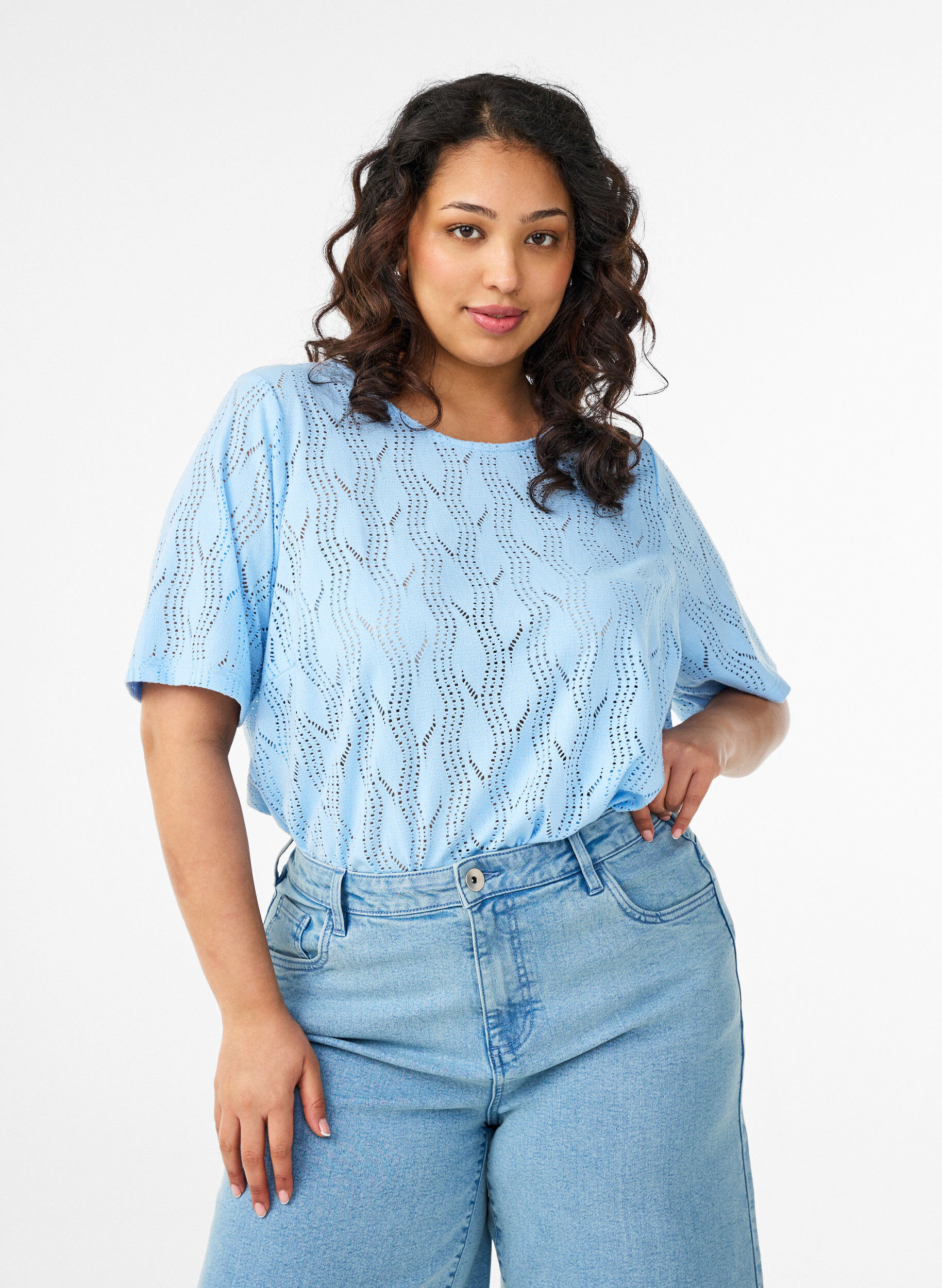 ZizziT-Shirt aus Jersey mit Lochstickerei, Blau, Model image number 0