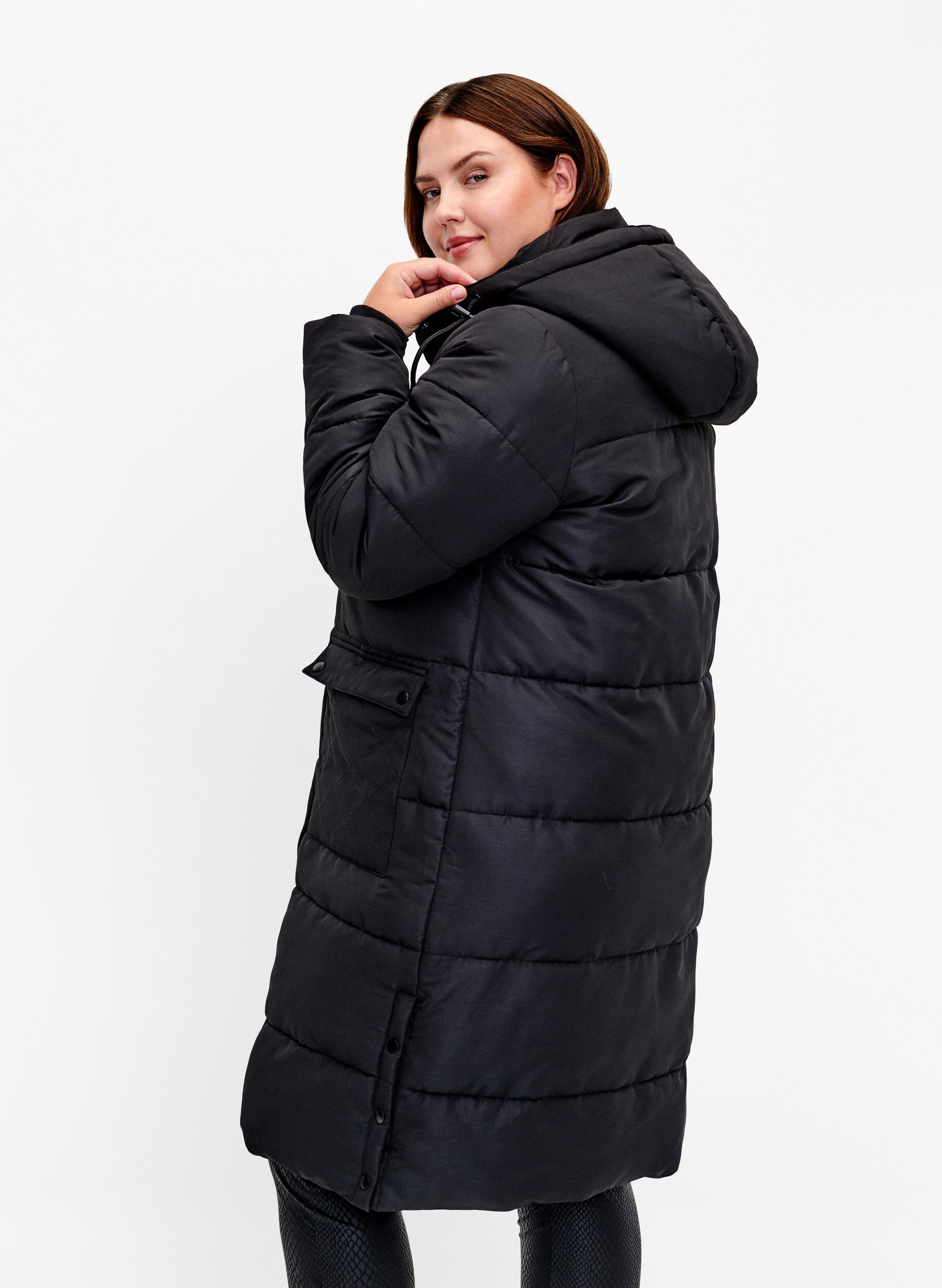 ZizziLange Pufferjacke mit Taschen und Kapuze, Schwarz, Model image number 2