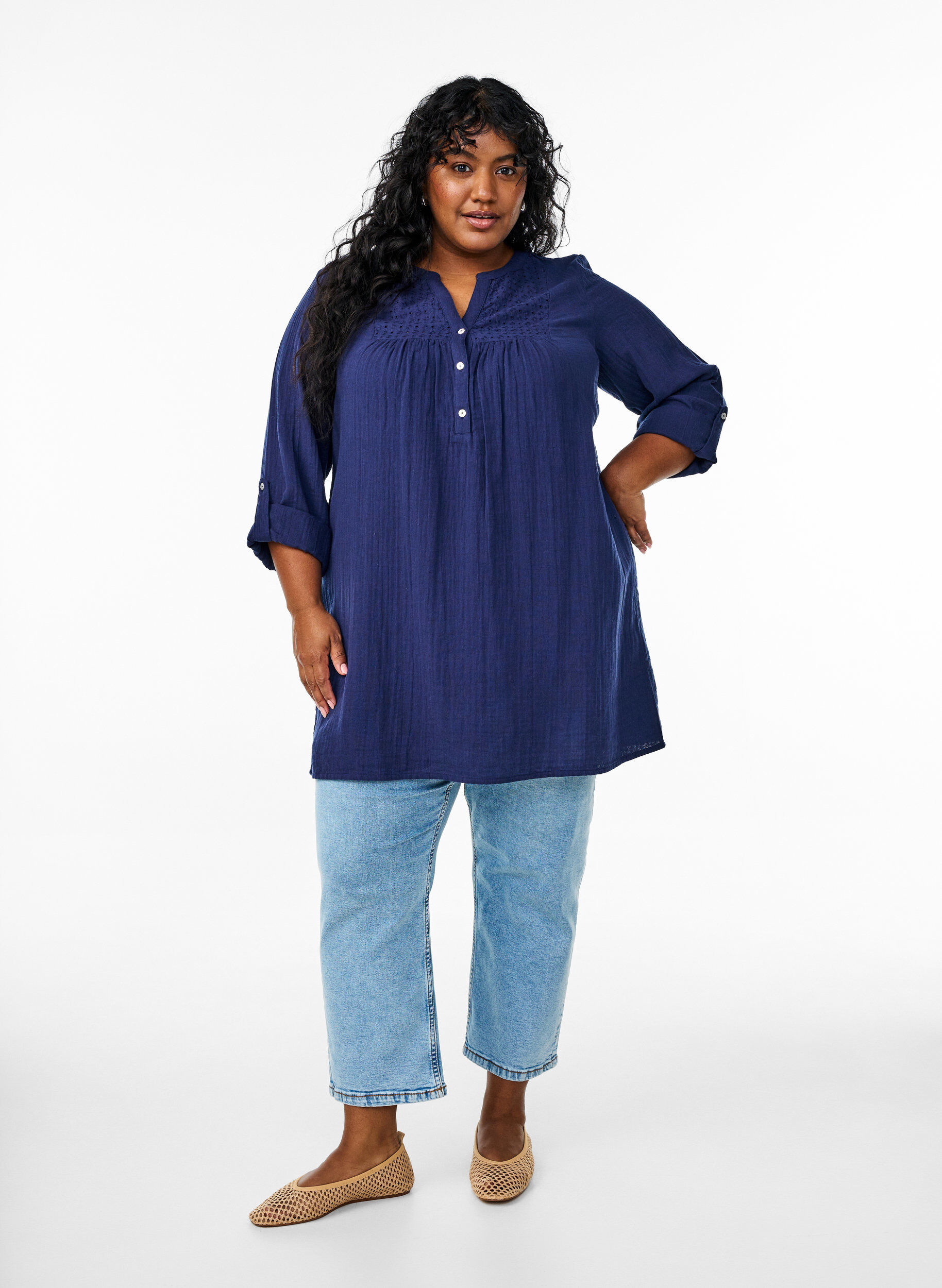 ZizziTunika aus Baumwollmusselin mit Broderie Anglaise, Blau, Model image number 1