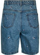 Hoch taillierte Denimshorts mit bestickten Motiven, Blau, Packshot image number 1