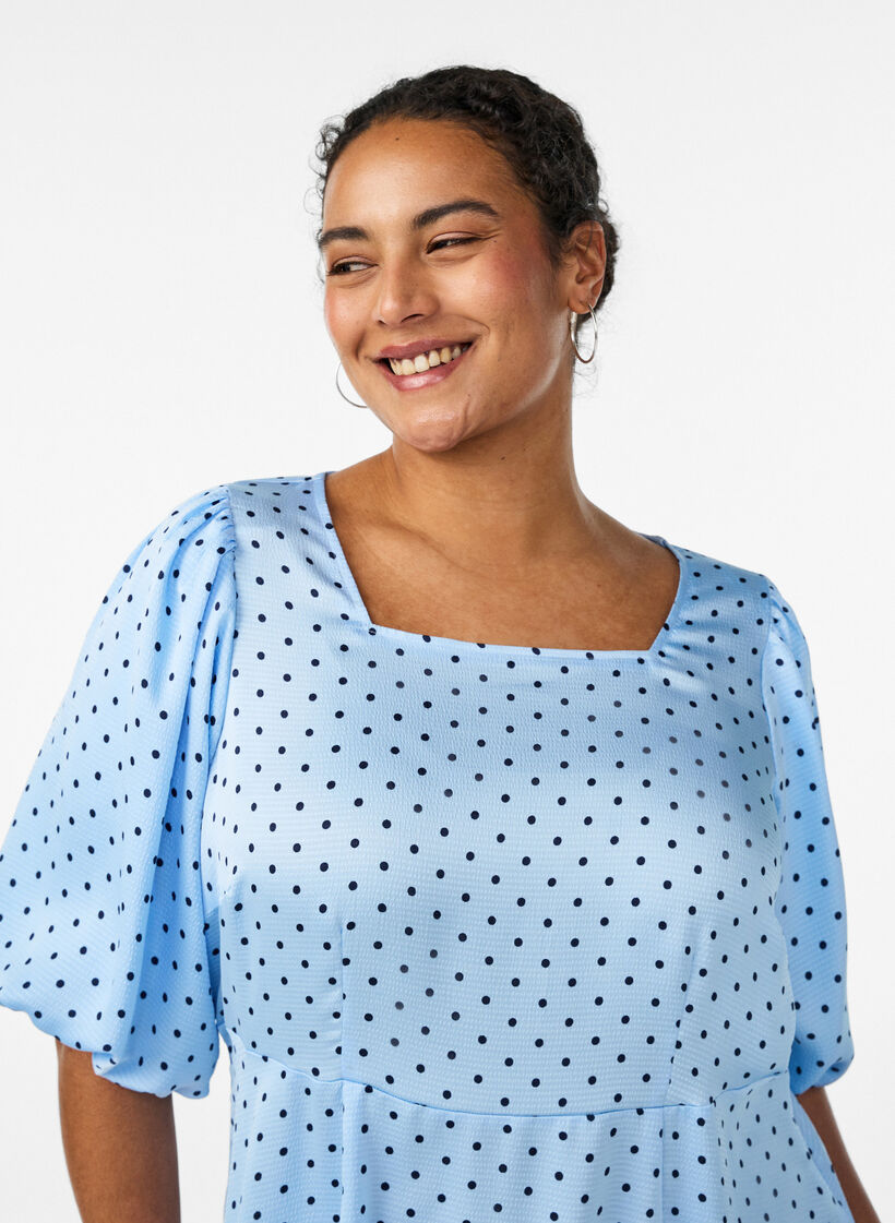 Gepunktetes Midikleid mit eckigem Ausschnitt, Blau, Model image number 3