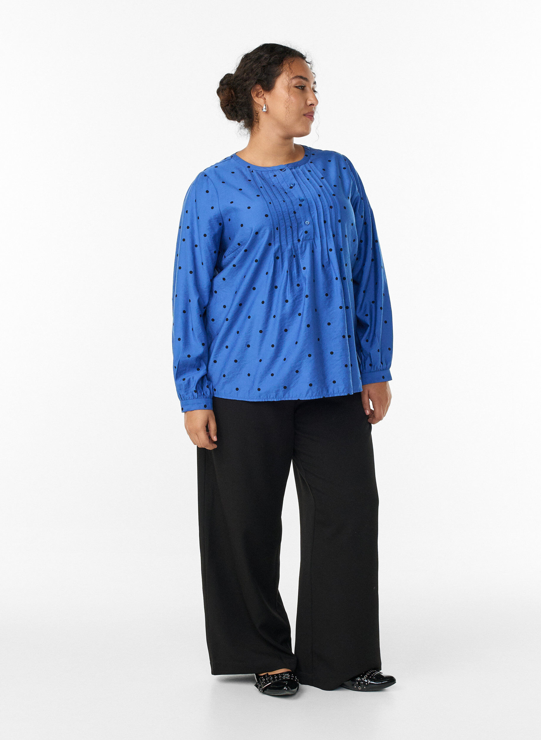 ZizziGepunktete Bluse mit langen &Auml;rmeln, Blau, Model image number 1