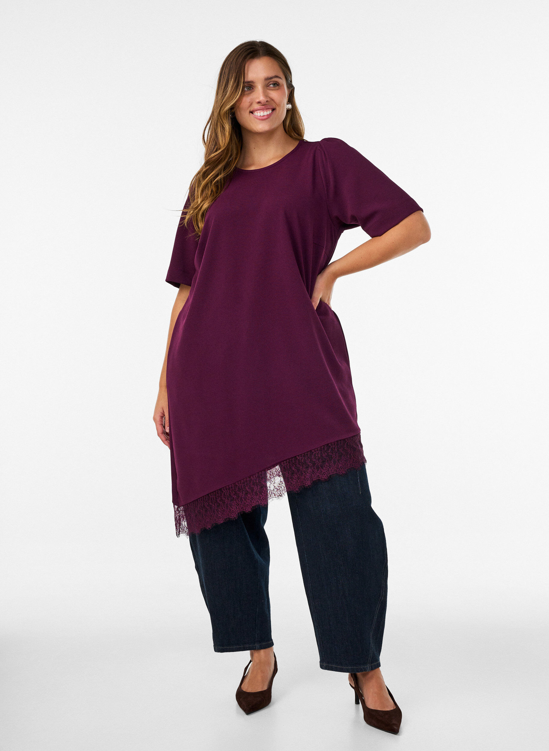 ZizziTunika mit asymmetrischem Spitzenbesatz, Lila, Model image number 1
