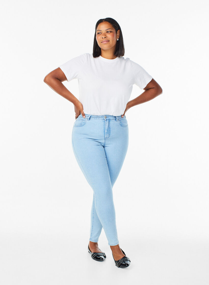 Amy Super Slim Fit Jeans mit hoher Taille, Blau, Model image number 0