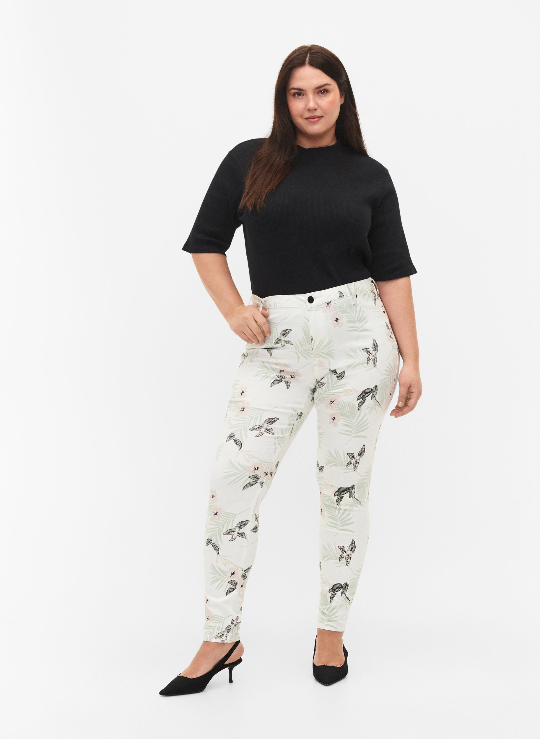 ZizziHochtaillierte Amy Jeans mit Blumenprint, White Flower AOP L78, Model image number 0