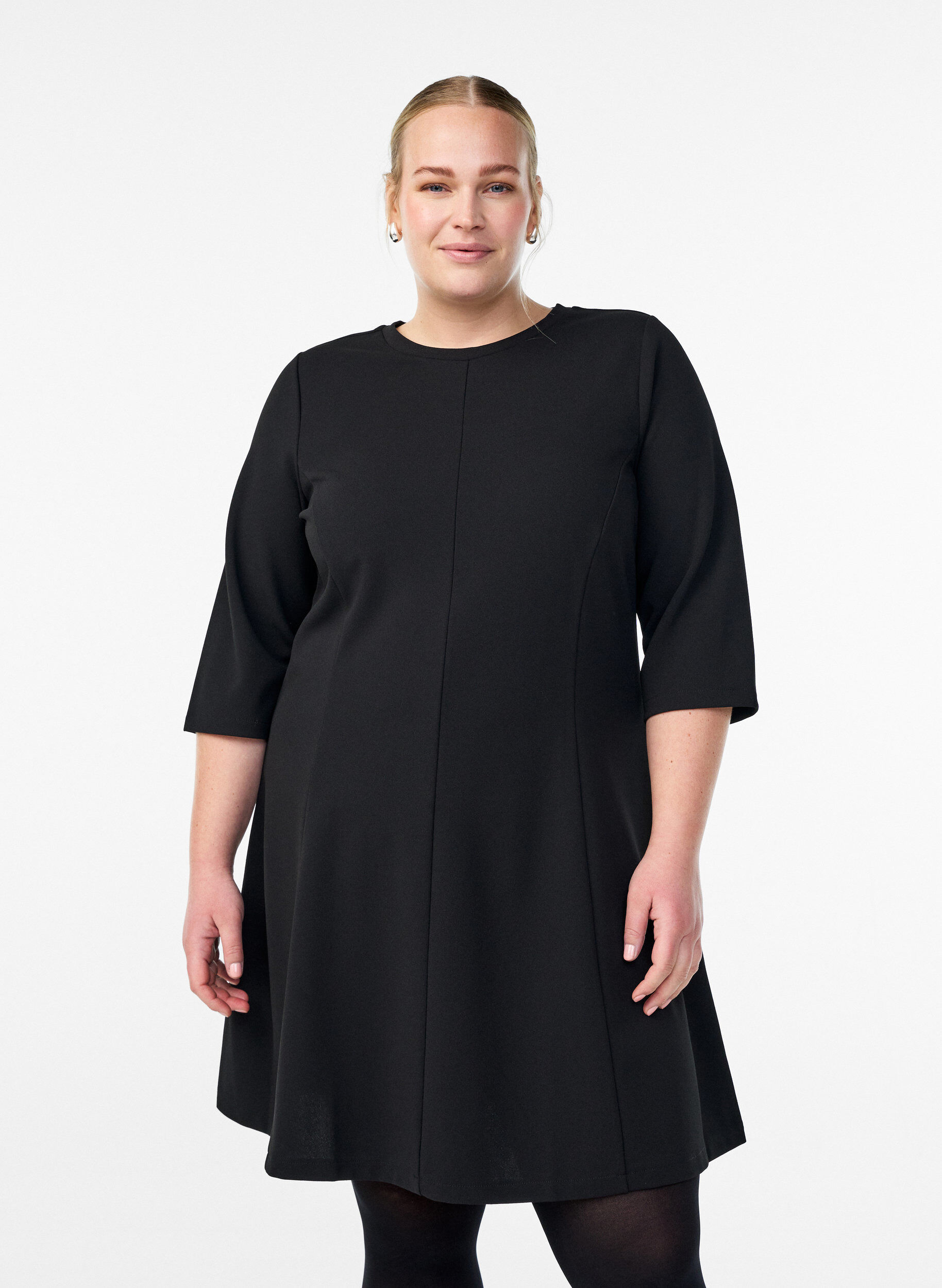 Kurzes A-Linien-Jerseykleid mit 3/4-&Auml;rmeln, Schwarz, Model