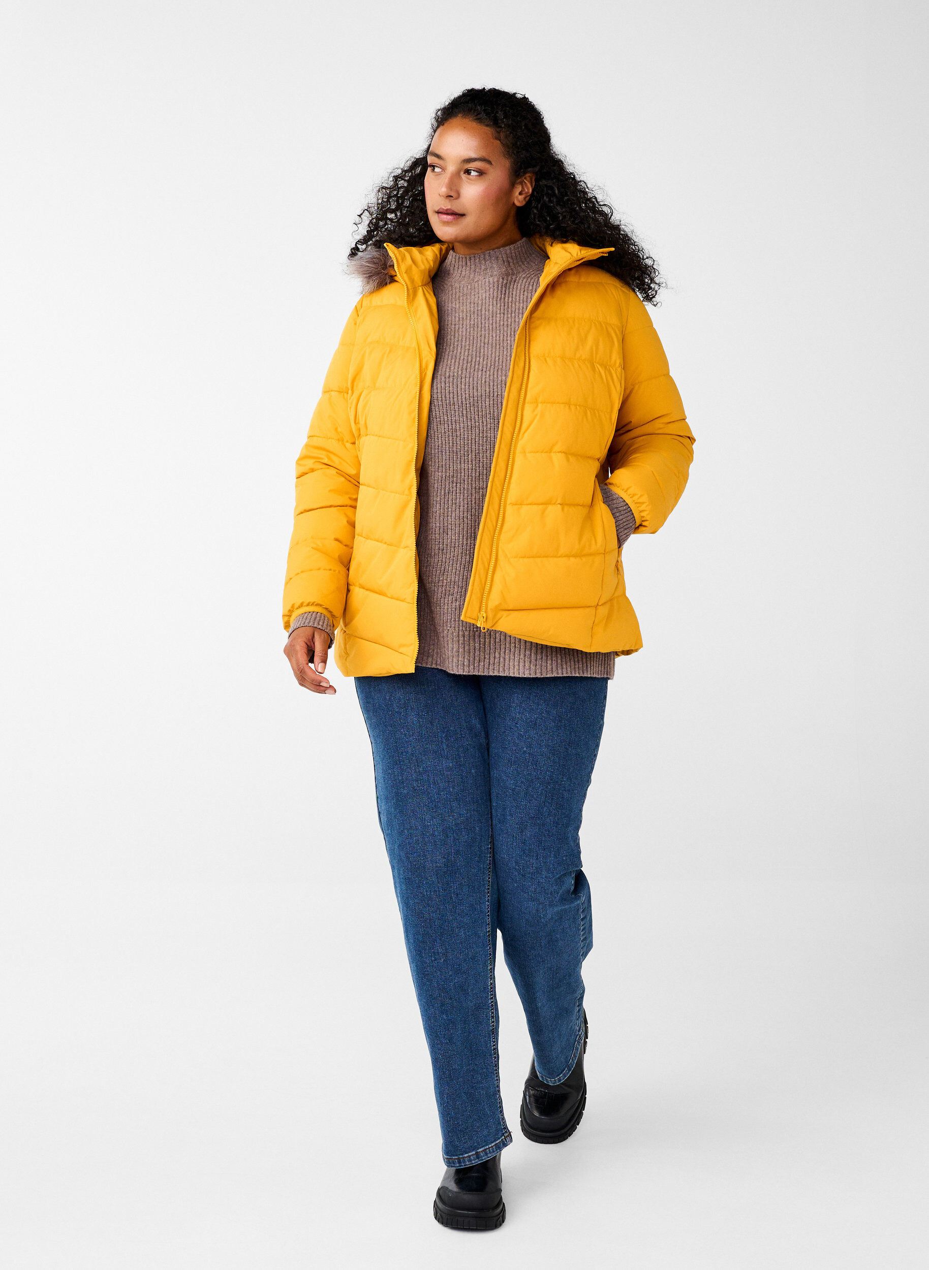 ZizziKurze Steppjacke mit Kapuze, Gelb, Model image number 1