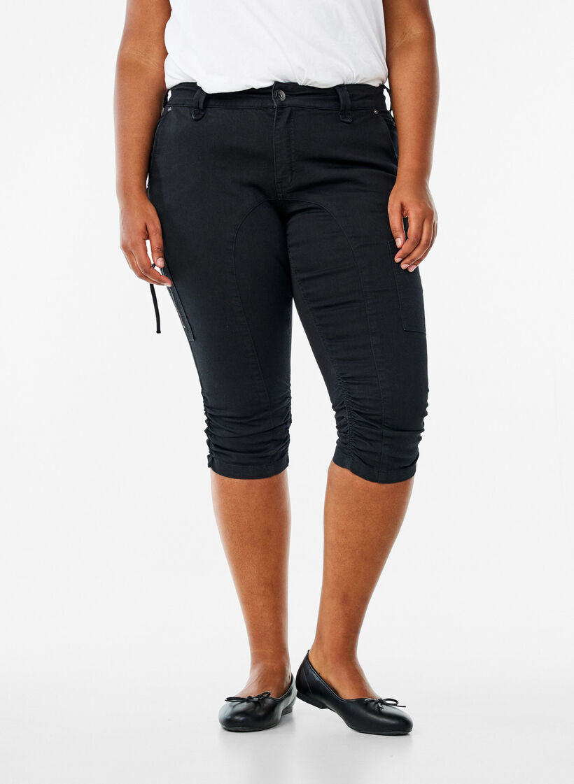 Slim Fit Capri-Jeans mit Taschen, Schwarz, Model image number 1