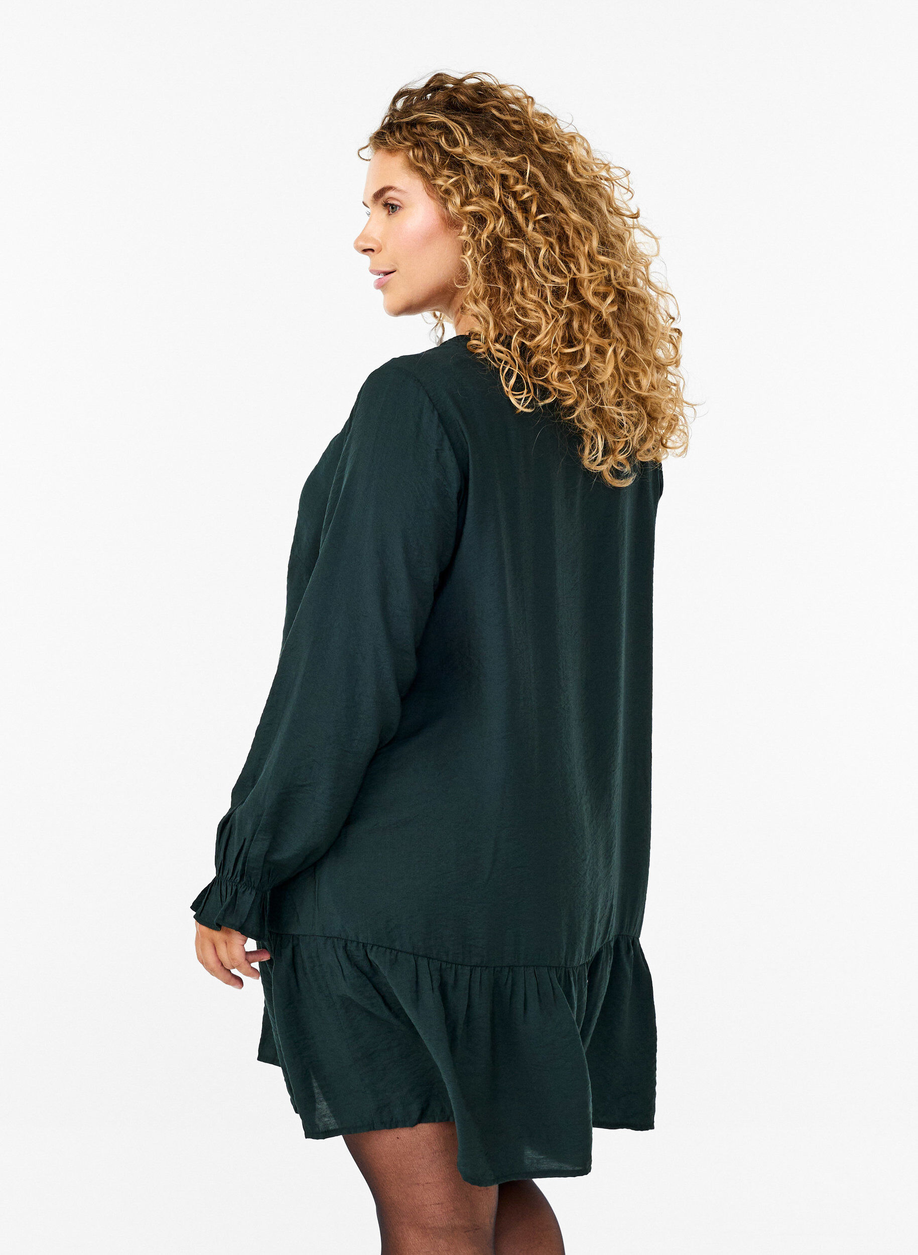 ZizziKurzes Kleid mit Ziern&auml;hten und Kn&ouml;pfen, Scarab, Model image number 1