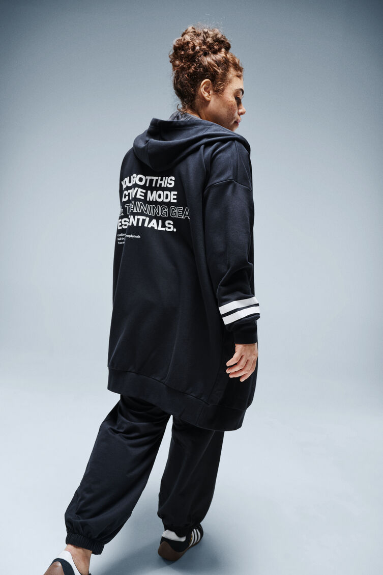 Langer Sweat-Cardigan, , Model