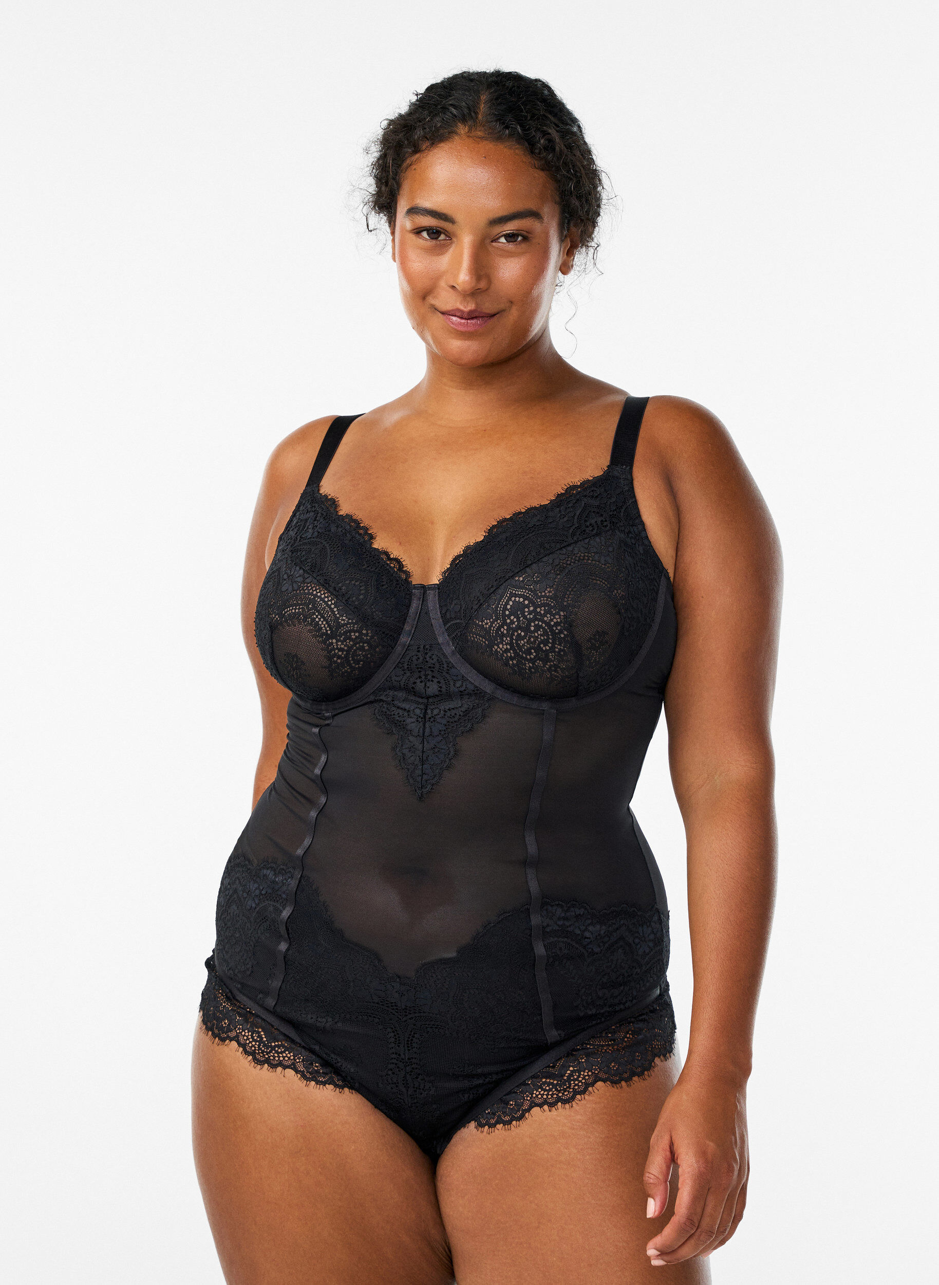 Body aus Mesh mit Spitze und B&uuml;gel, Schwarz, Model