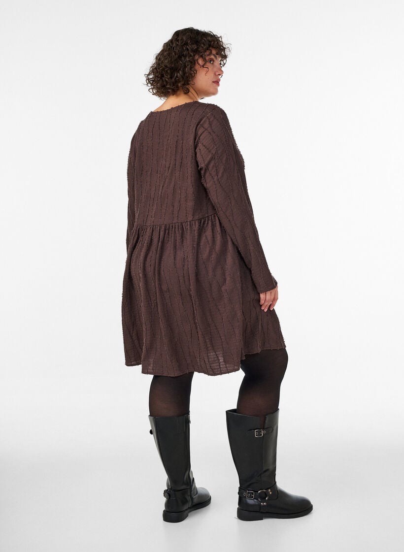 Kurzes Jerseykleid mit welligem Strukturmuster, Braun, Model image number 2