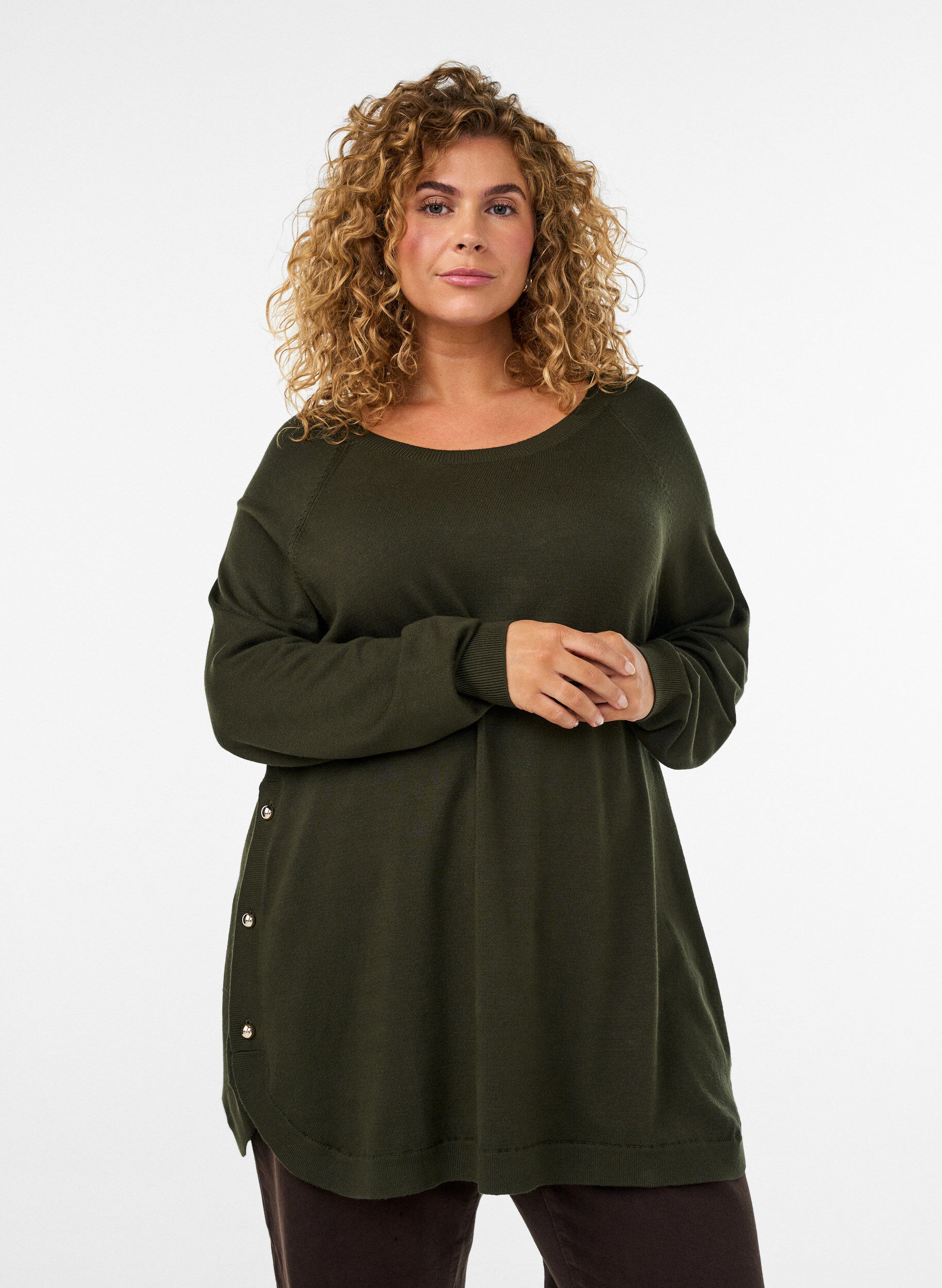 Strickbluse mit seitlichen Kn&ouml;pfen, Gr&uuml;n, Model