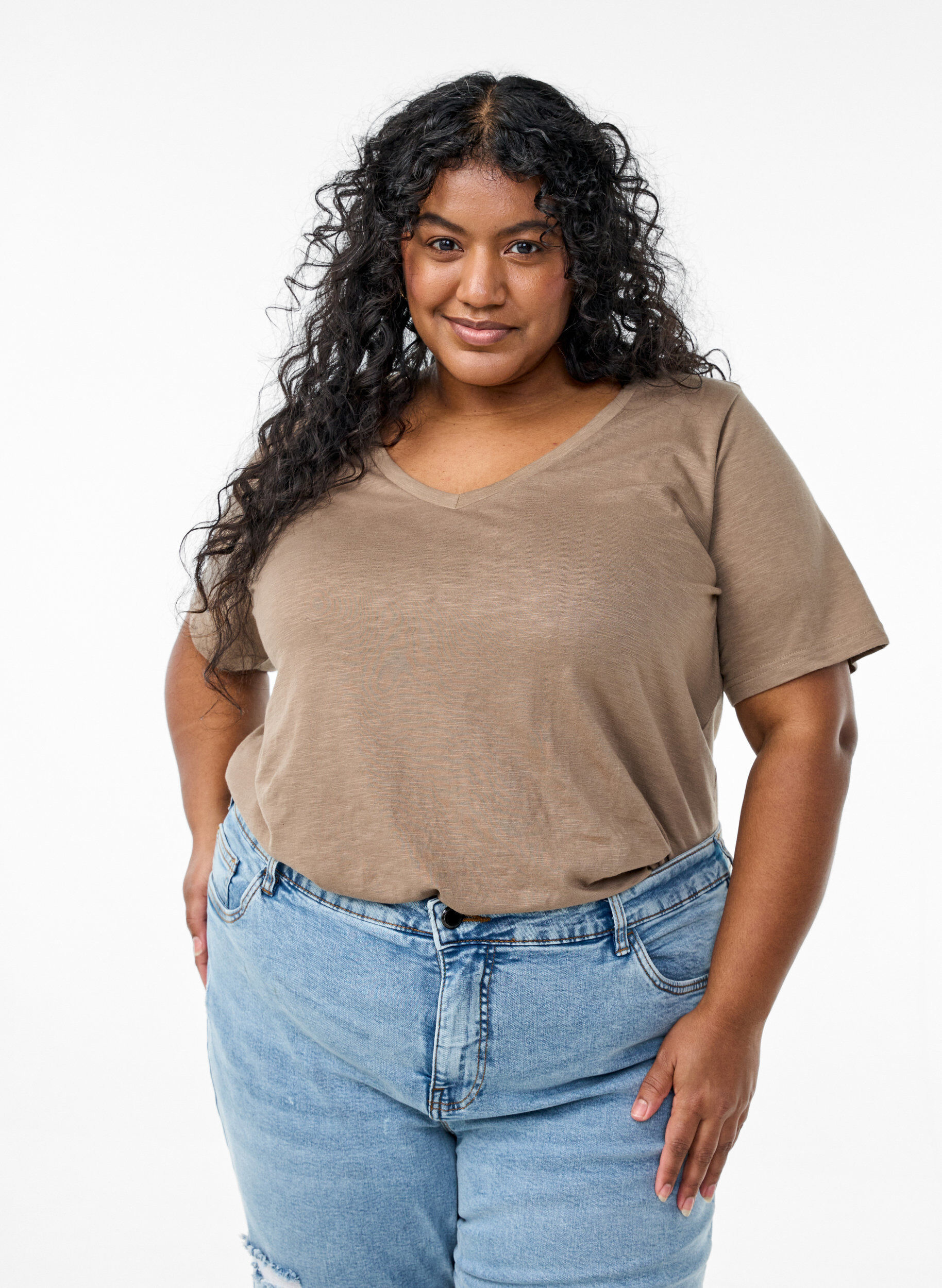 ZizziKurz&auml;rmliges Basic-T-Shirt mit V-Ausschnitt, Braun, Model image number 0